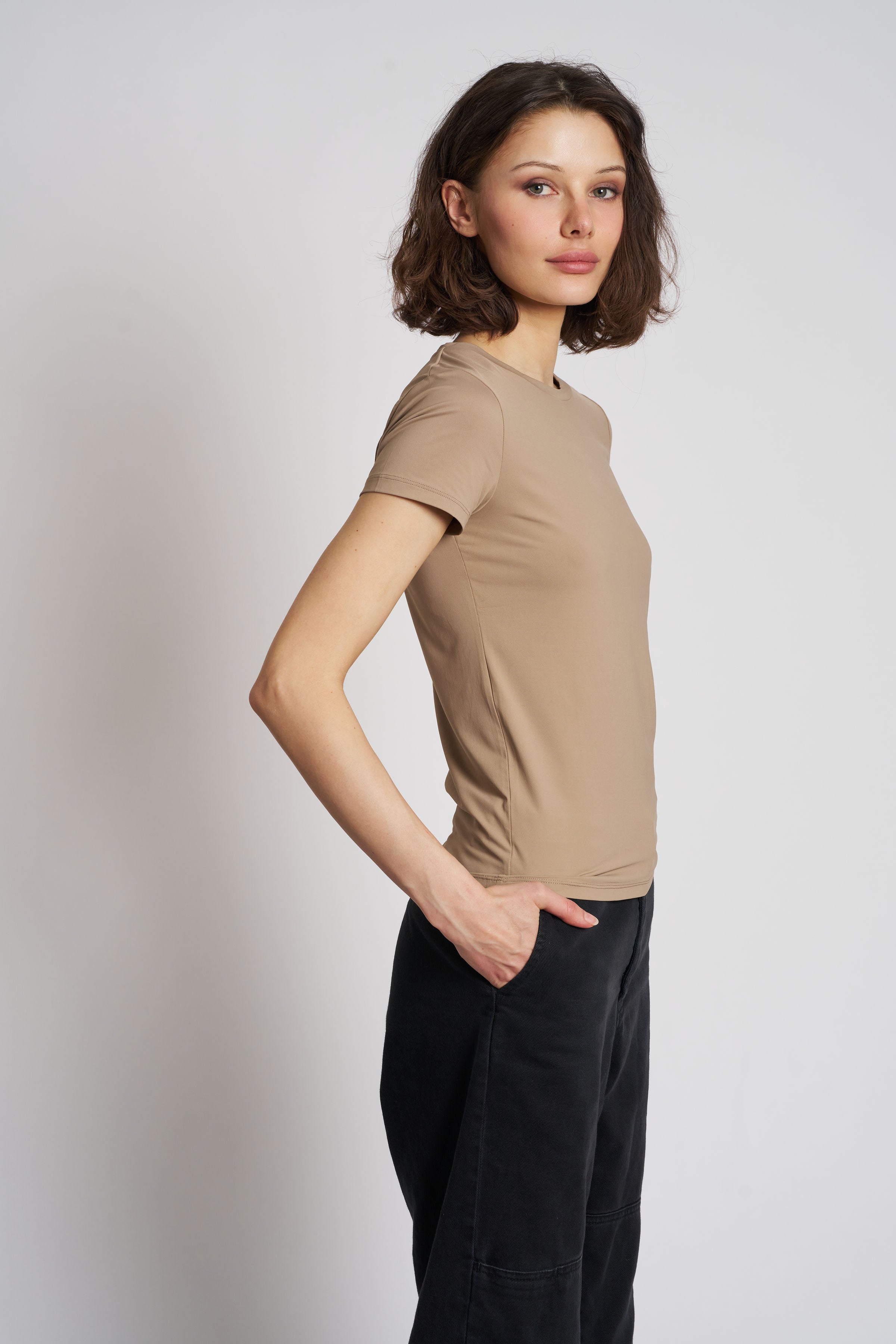 Jersey Stretch Short Sleeve Crewneck in Desert