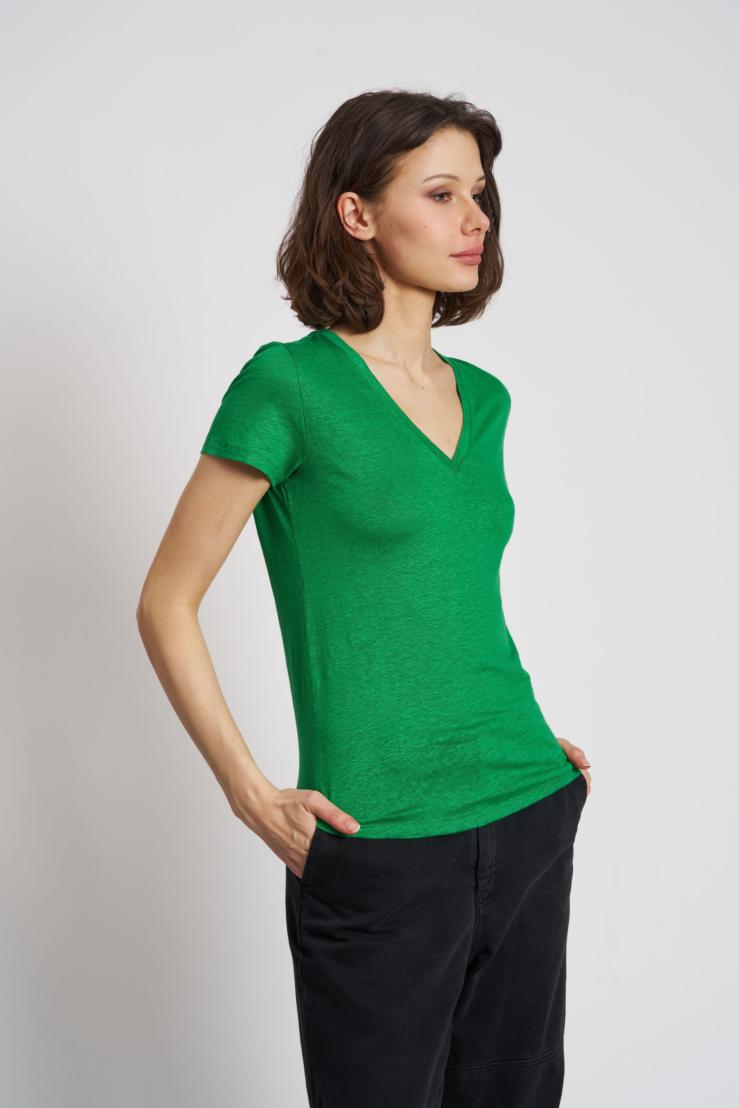 Majestic Short Sleeve Stretch Linen V-Neck in Grass