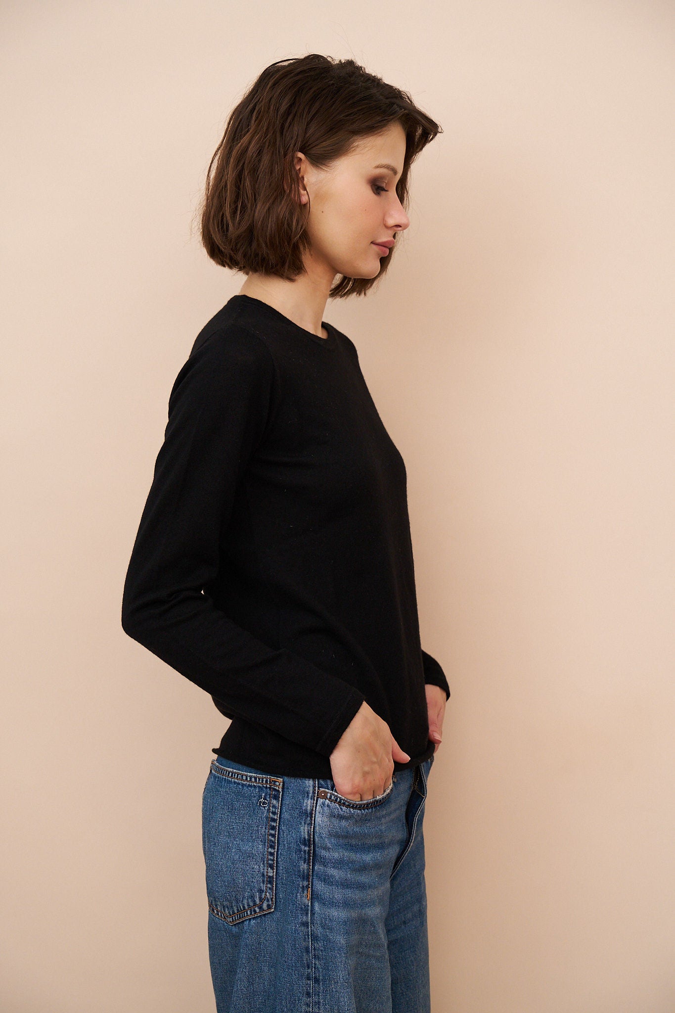 100% Machine Washable Cashmere Long Sleeve Crewneck in Noir