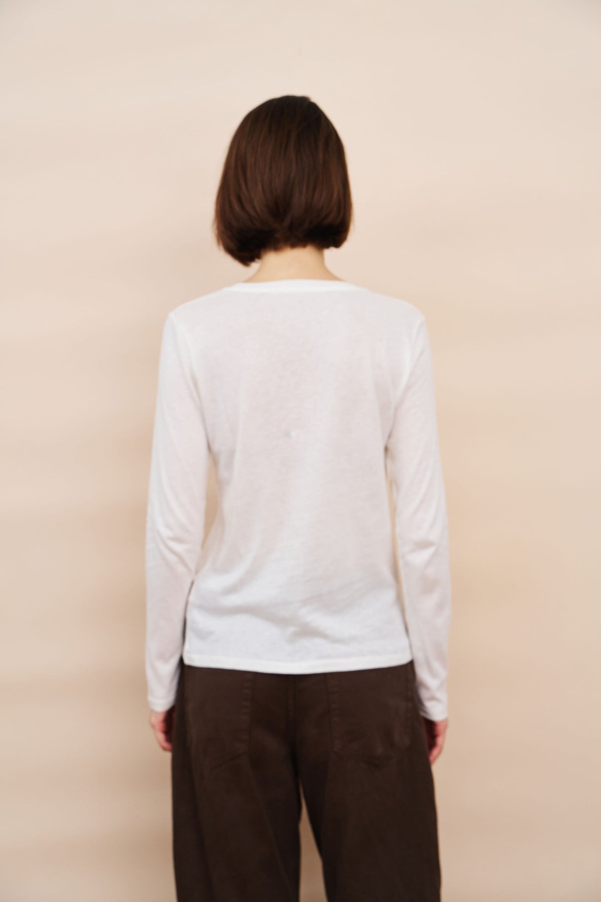 Majestic Long Sleeve Cotton/Cashmere Crewneck Tee in Blanc Lait/Cream