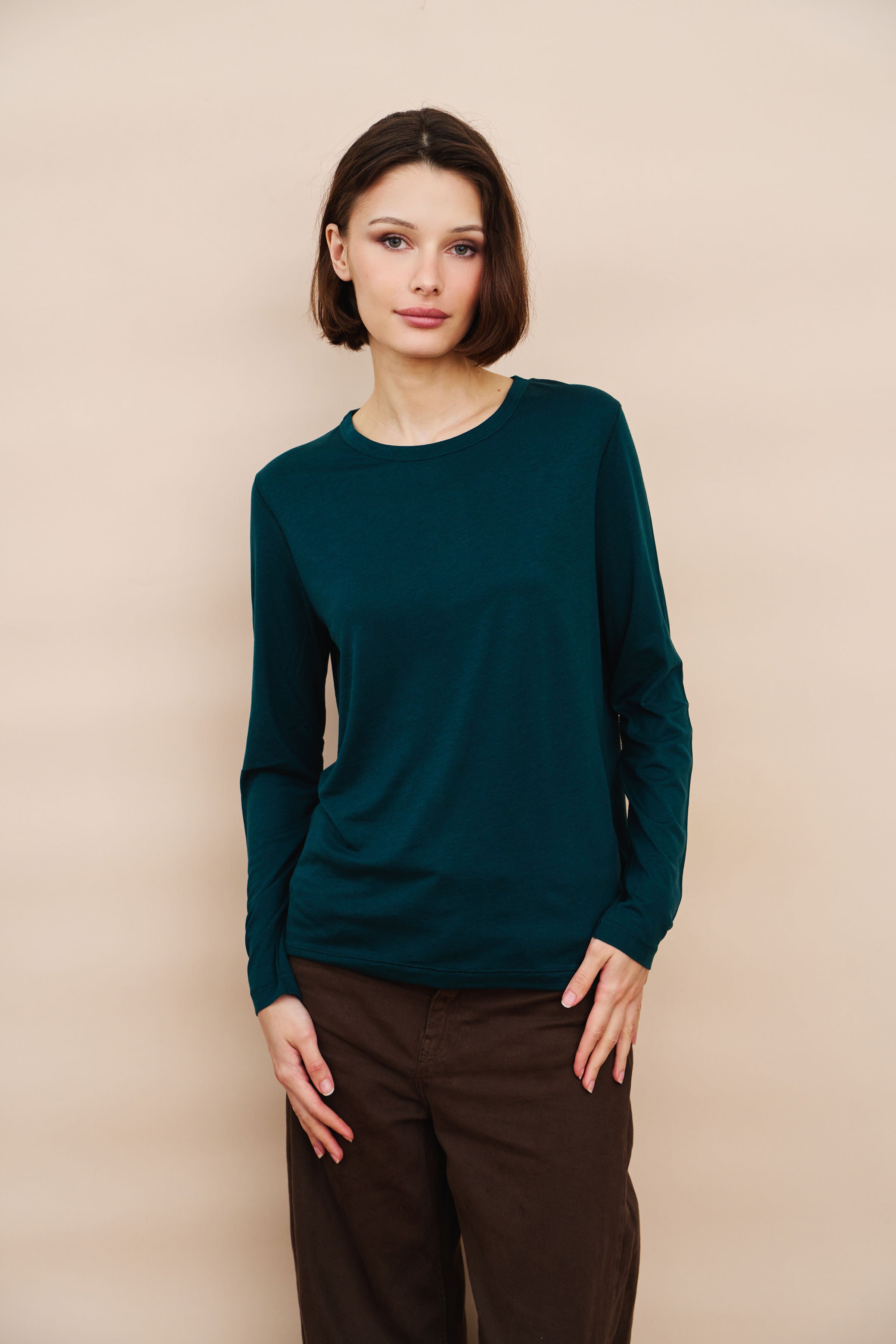 Lyocell Cotton Long Sleeve Semi Relaxed Crewneck in Pin