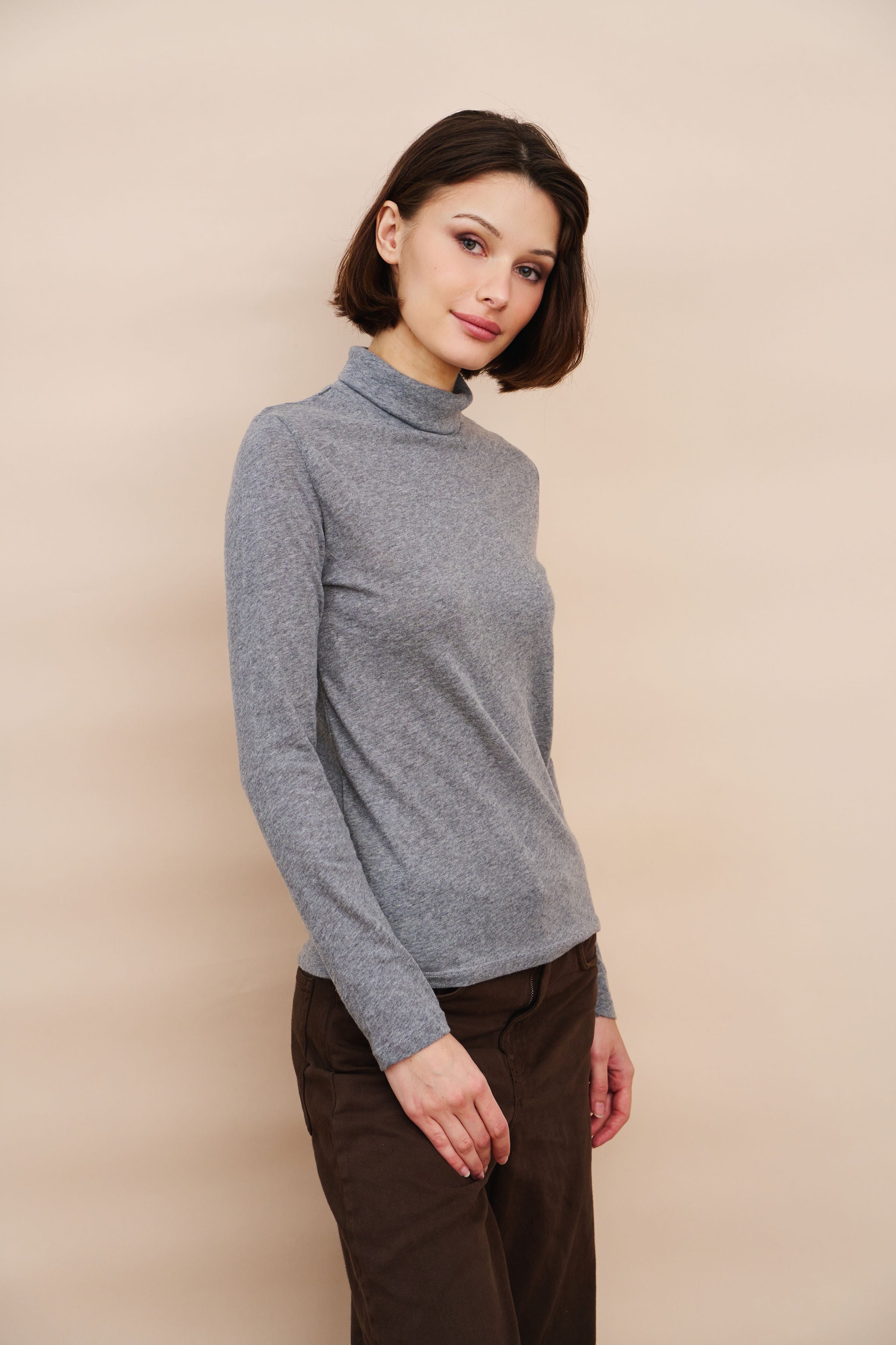 Majestic Long Sleeve Cotton/Cashmere Turtleneck in Gris Chine