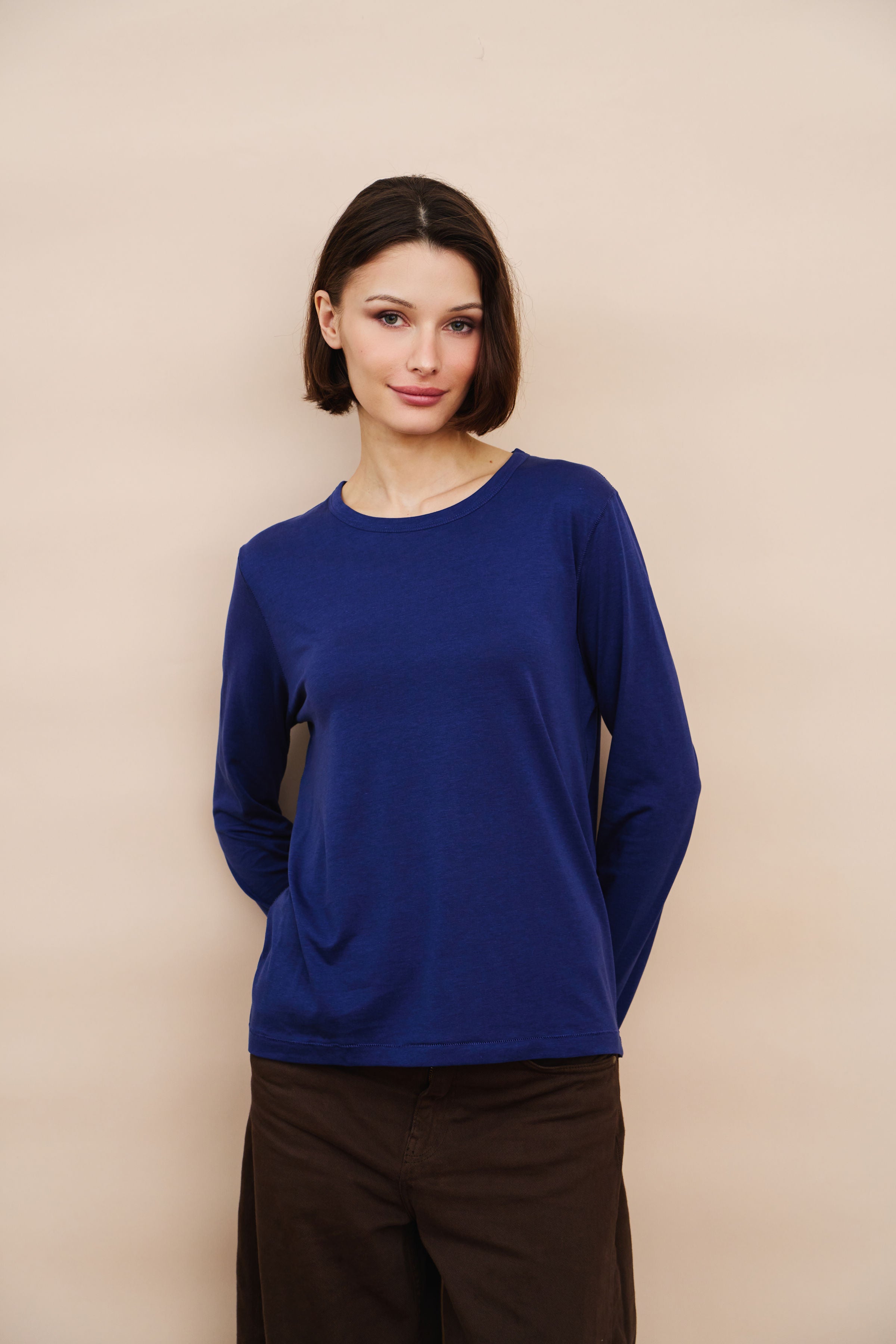 Lyocell Cotton Long Sleeve Semi Relaxed Crewneck in Bleu Saphir