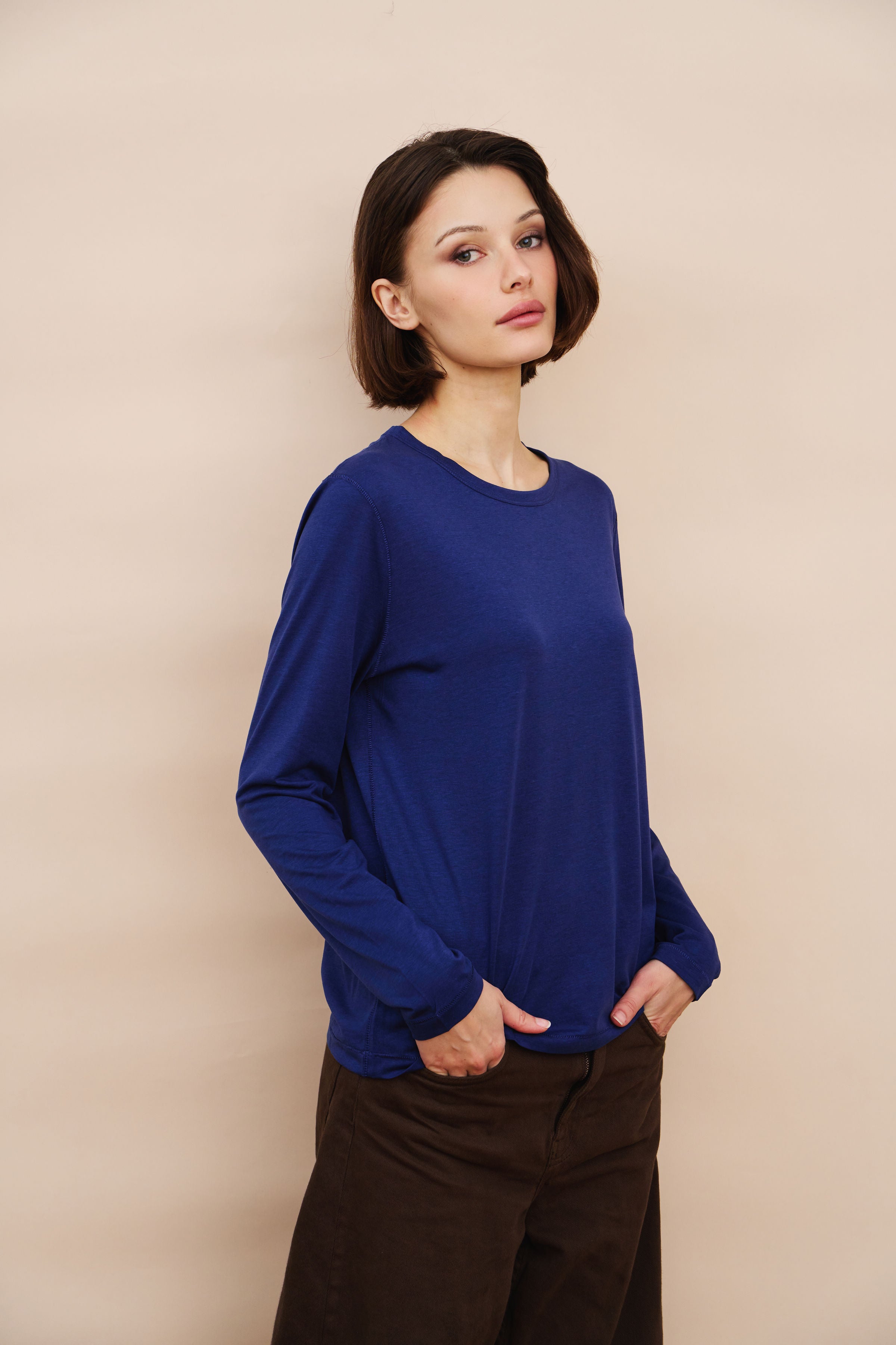 Lyocell Cotton Long Sleeve Semi Relaxed Crewneck in Bleu Saphir
