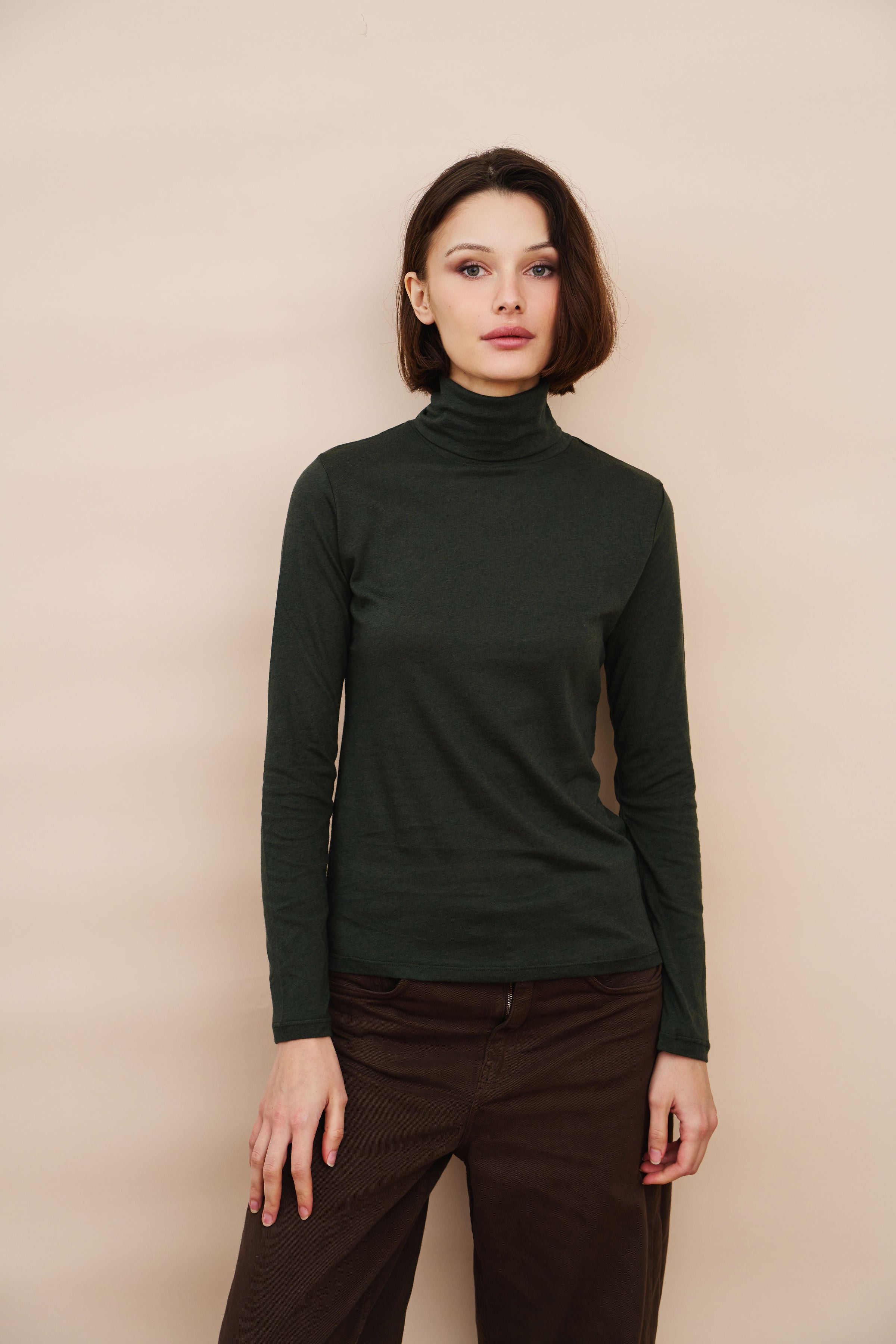 Majestic Long Sleeve Cotton/Cashmere Turtleneck in Forest