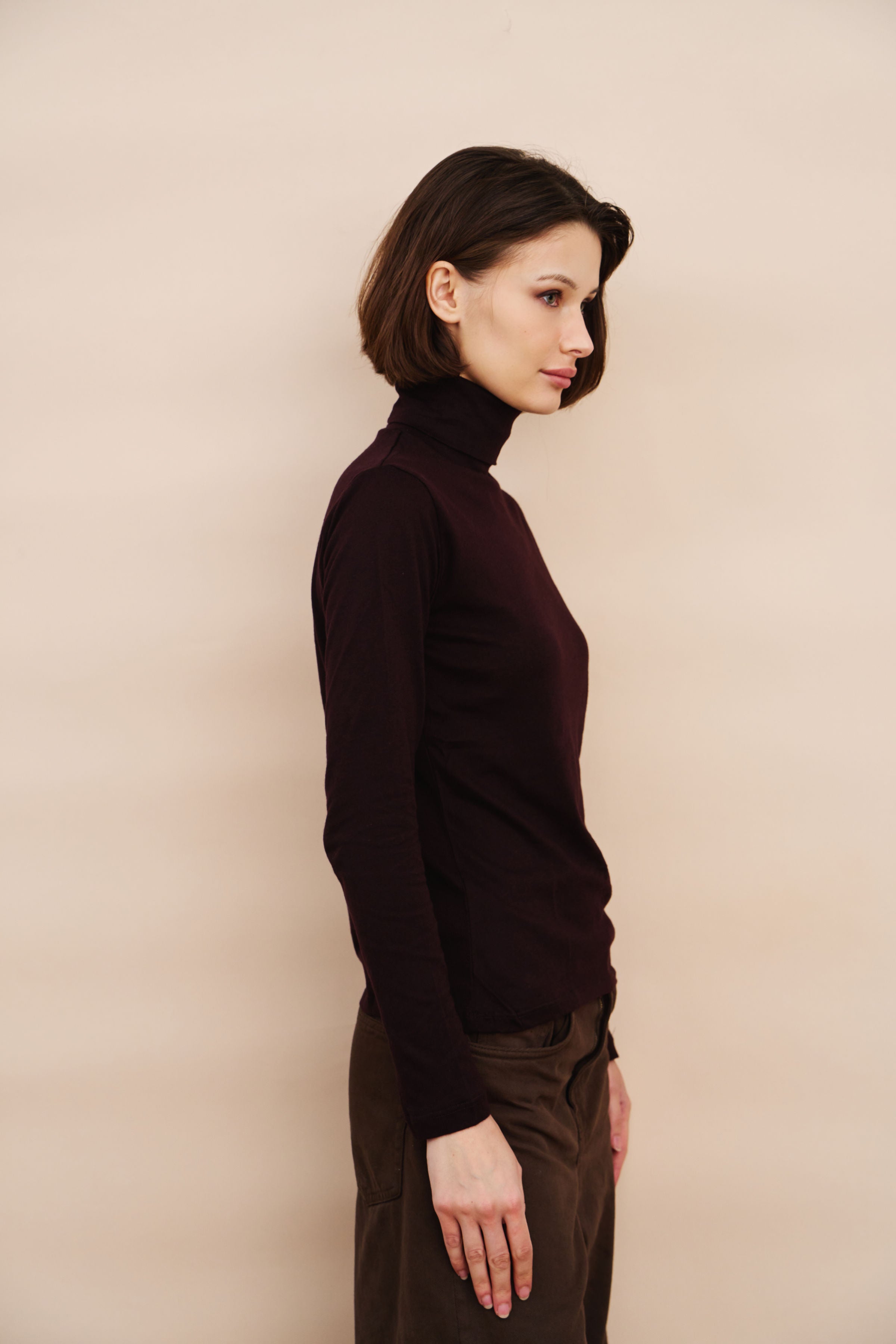 Majestic Long Sleeve Cotton/Cashmere Turtleneck in Aubergine