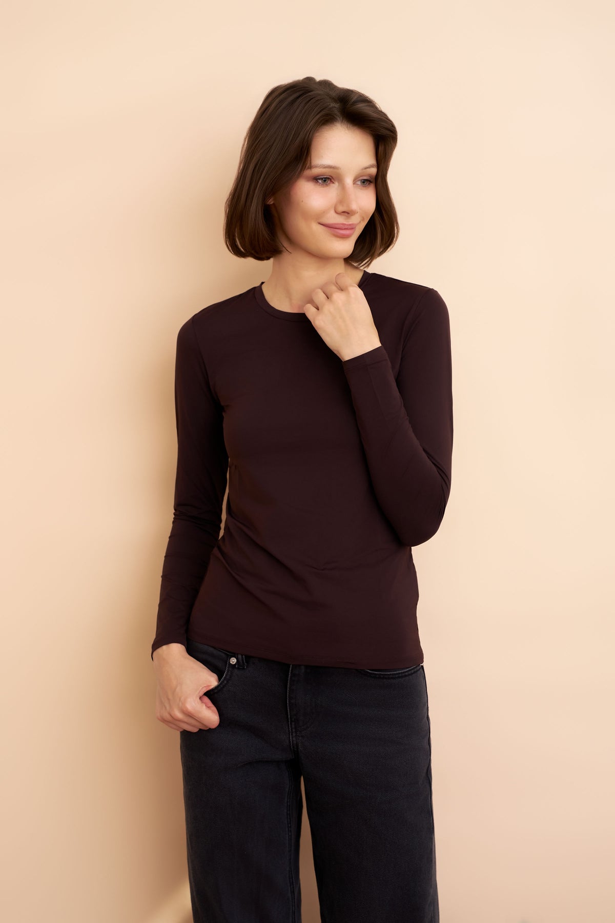 Jersey Stretch Long Sleeve Crewneck in Chocolate Mousse