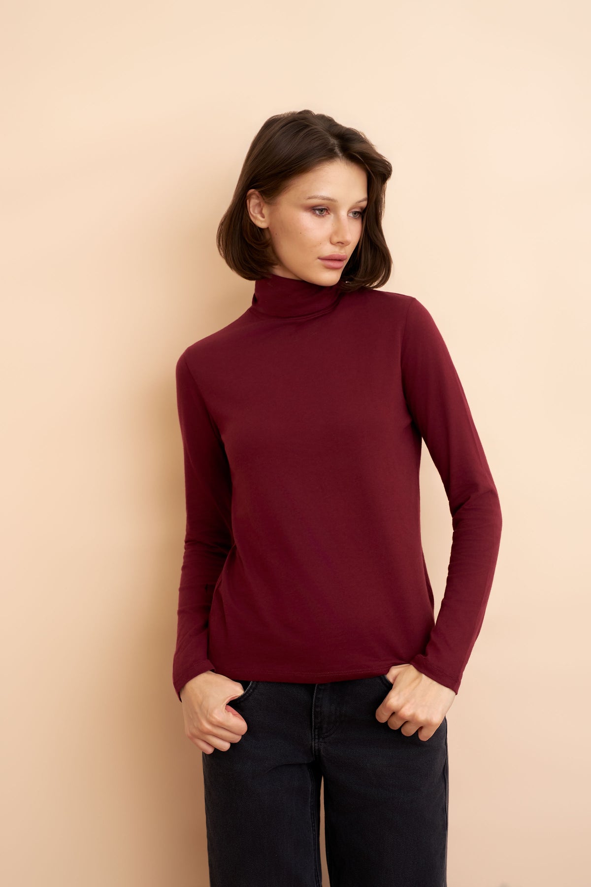 Majestic Long Sleeve Cotton/Cashmere Turtleneck in St Julien