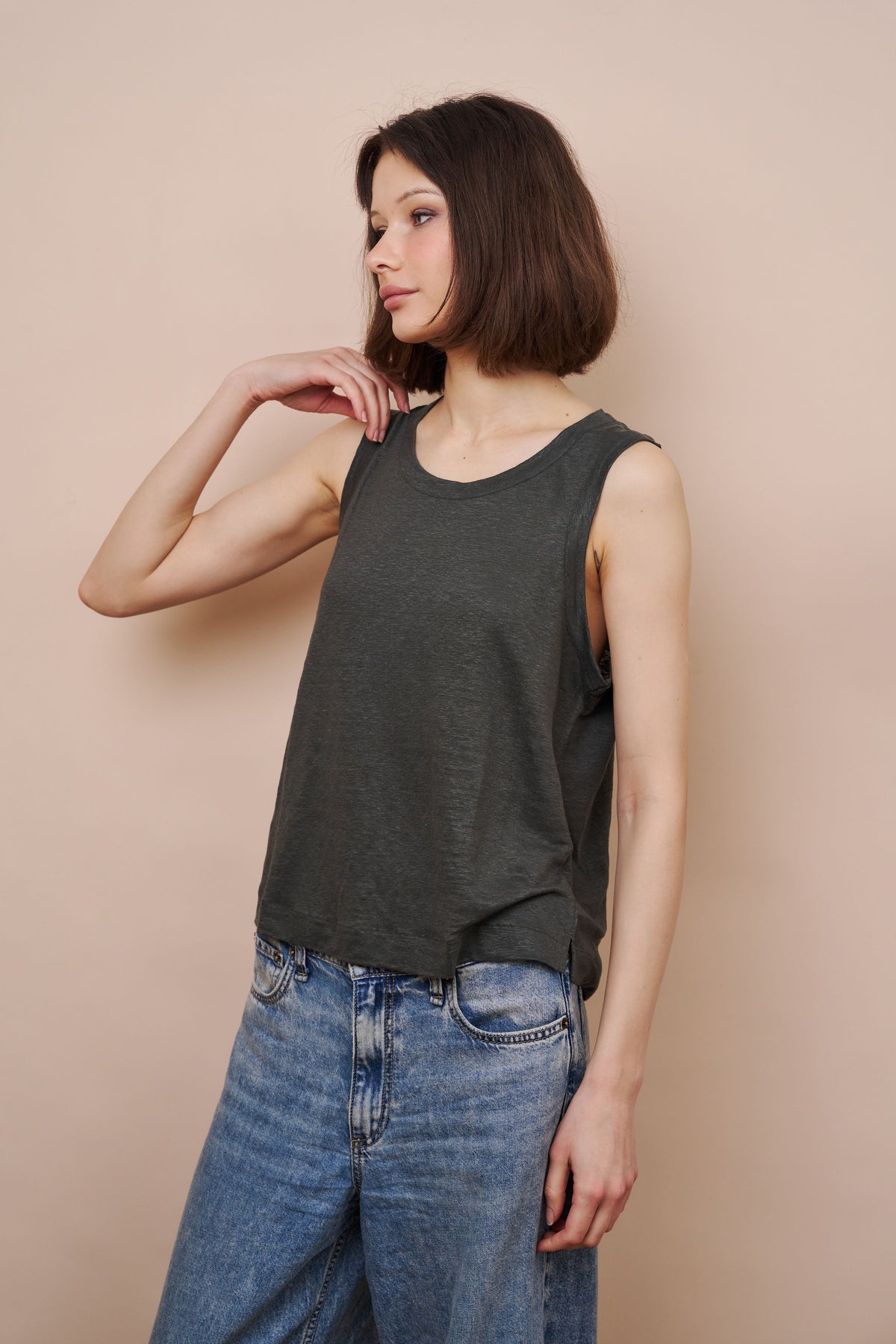 Stretch Linen Crewneck Tank in Elephant