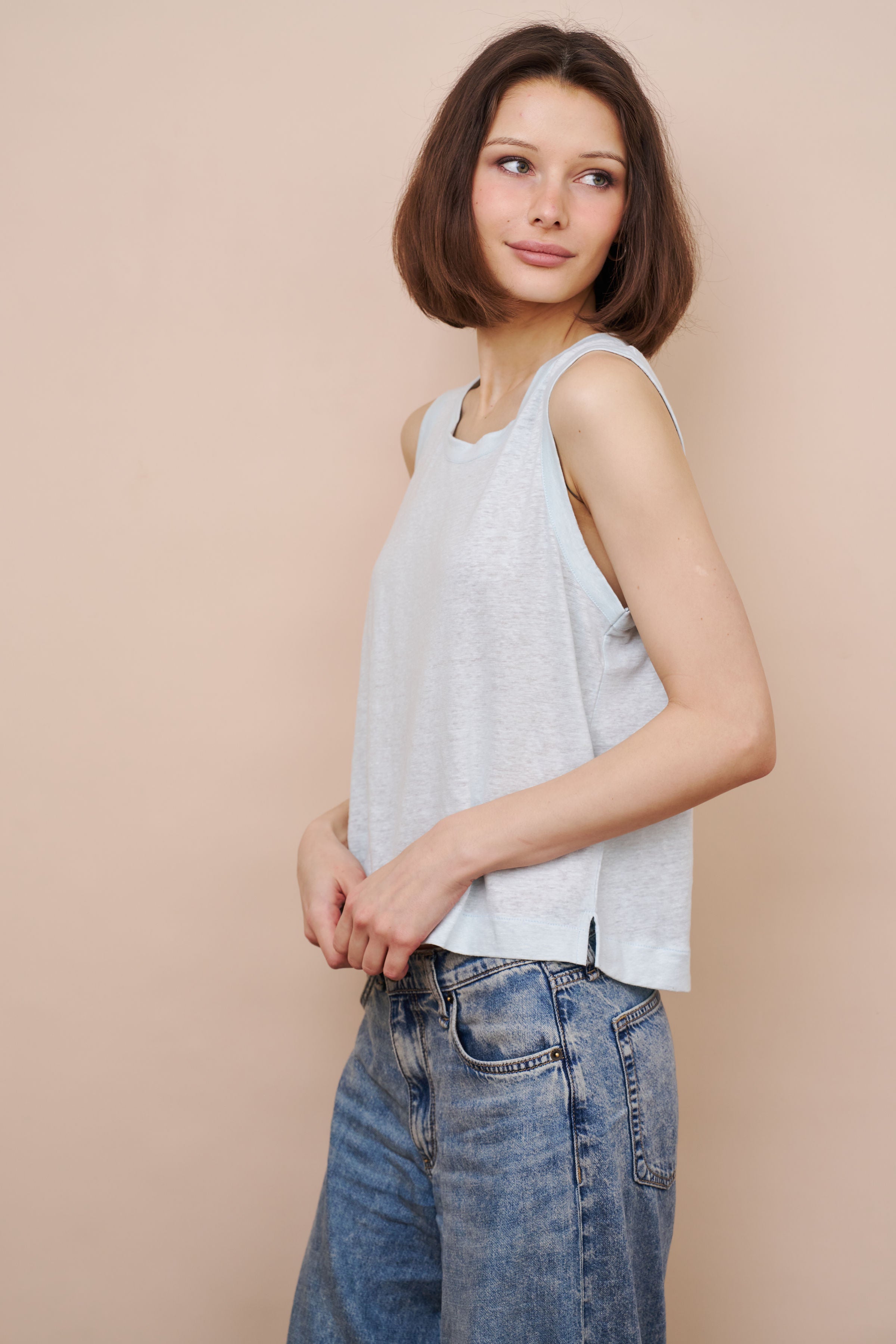 Stretch Linen Crewneck Tank in Eau de Bleu