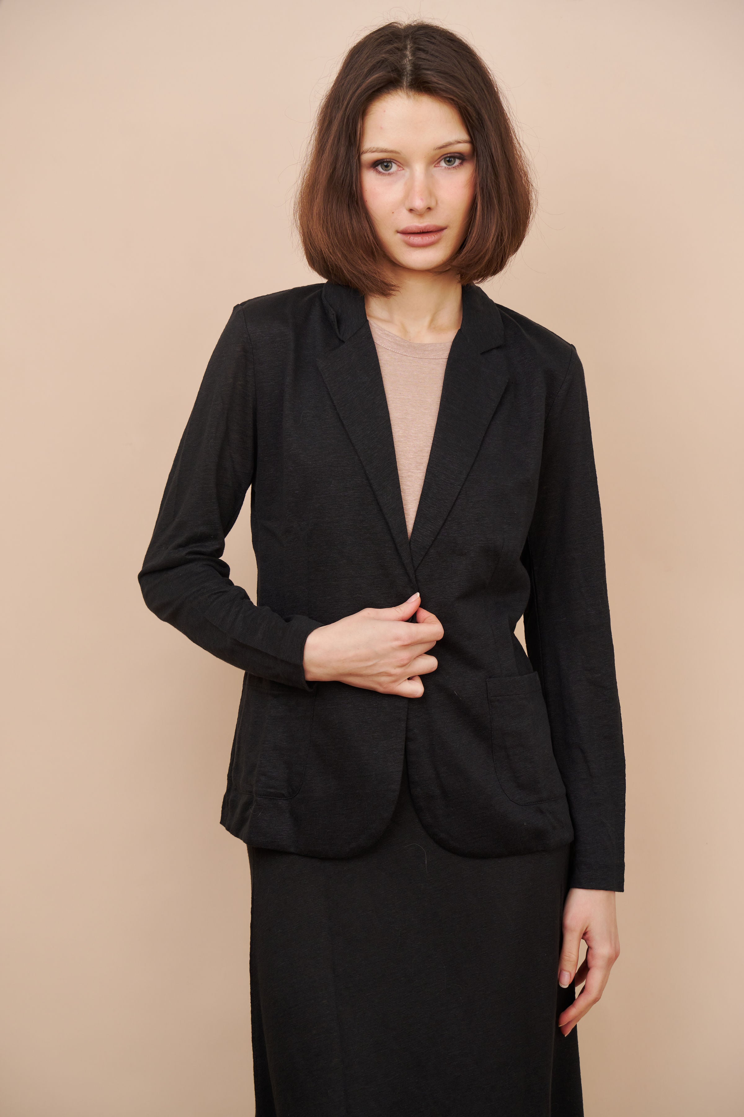 Majestic Linen One Button Blazer in Noir