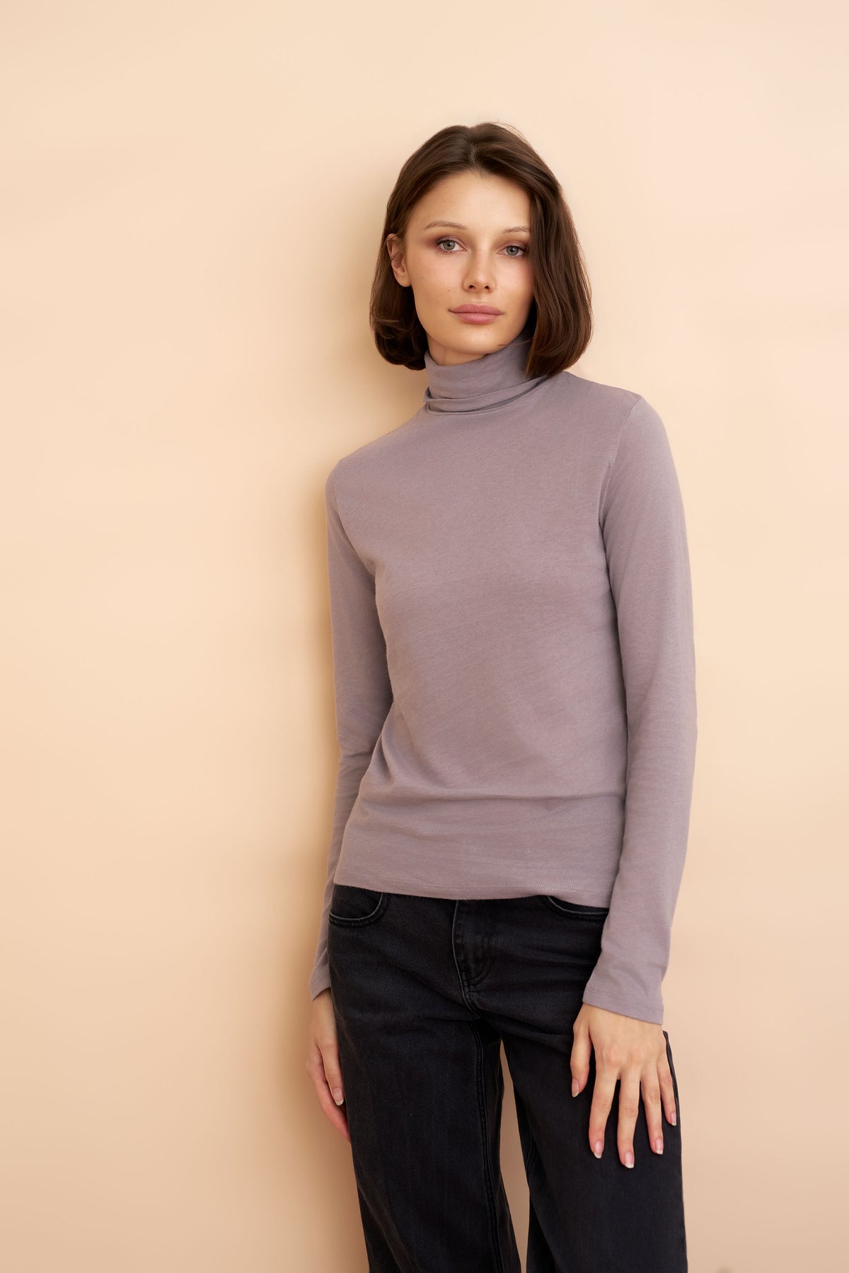 Majestic Long Sleeve Cotton/Cashmere Turtleneck in Steel