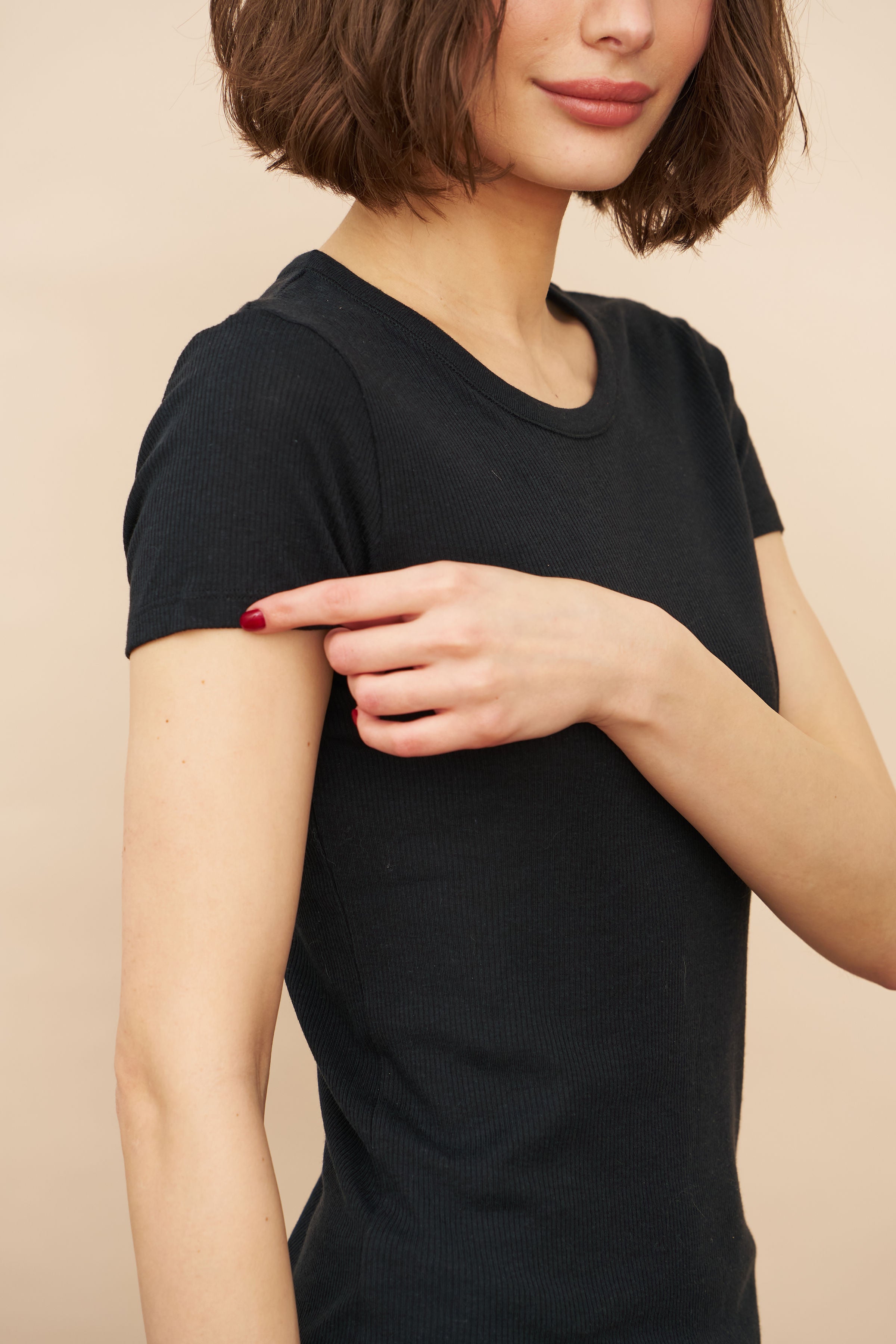 Lyocell Cotton Baby Rib Short Sleeve Crewneck in Noir