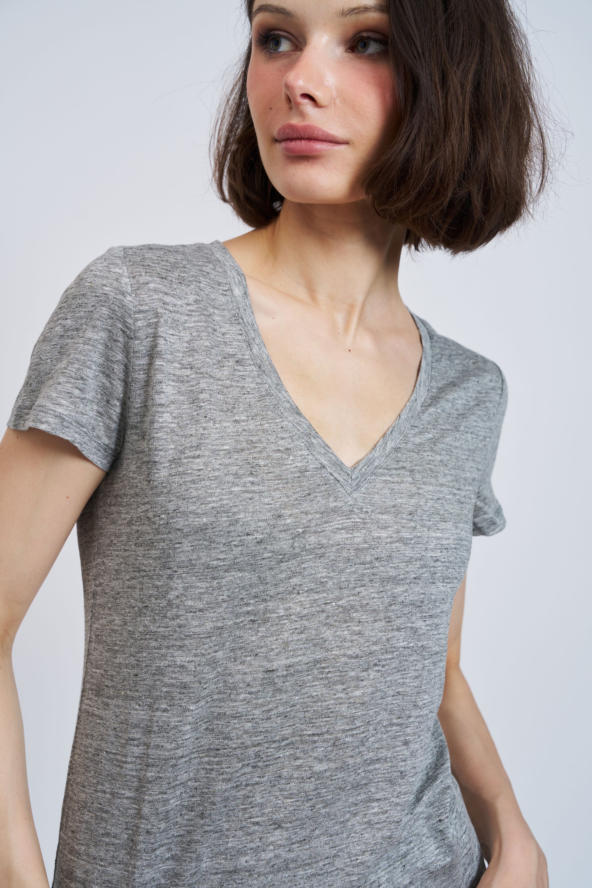 Majestic Short Sleeve Stretch Linen V-Neck in Granite