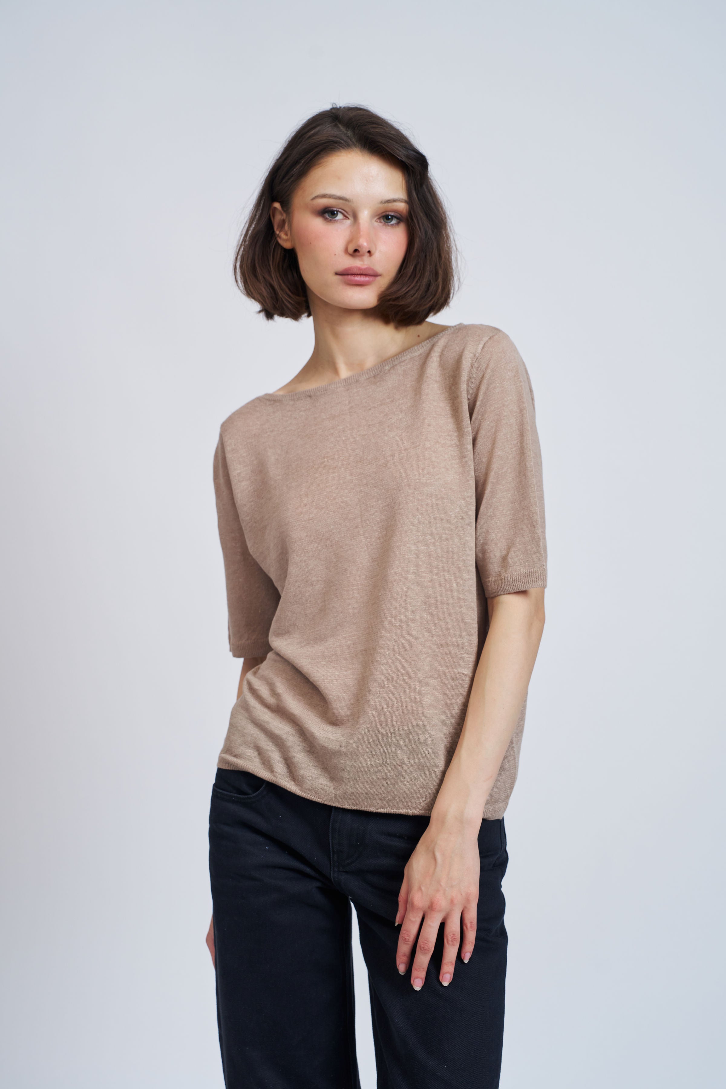Linen Elbow Sleeve Boat Neck Tee in Desert