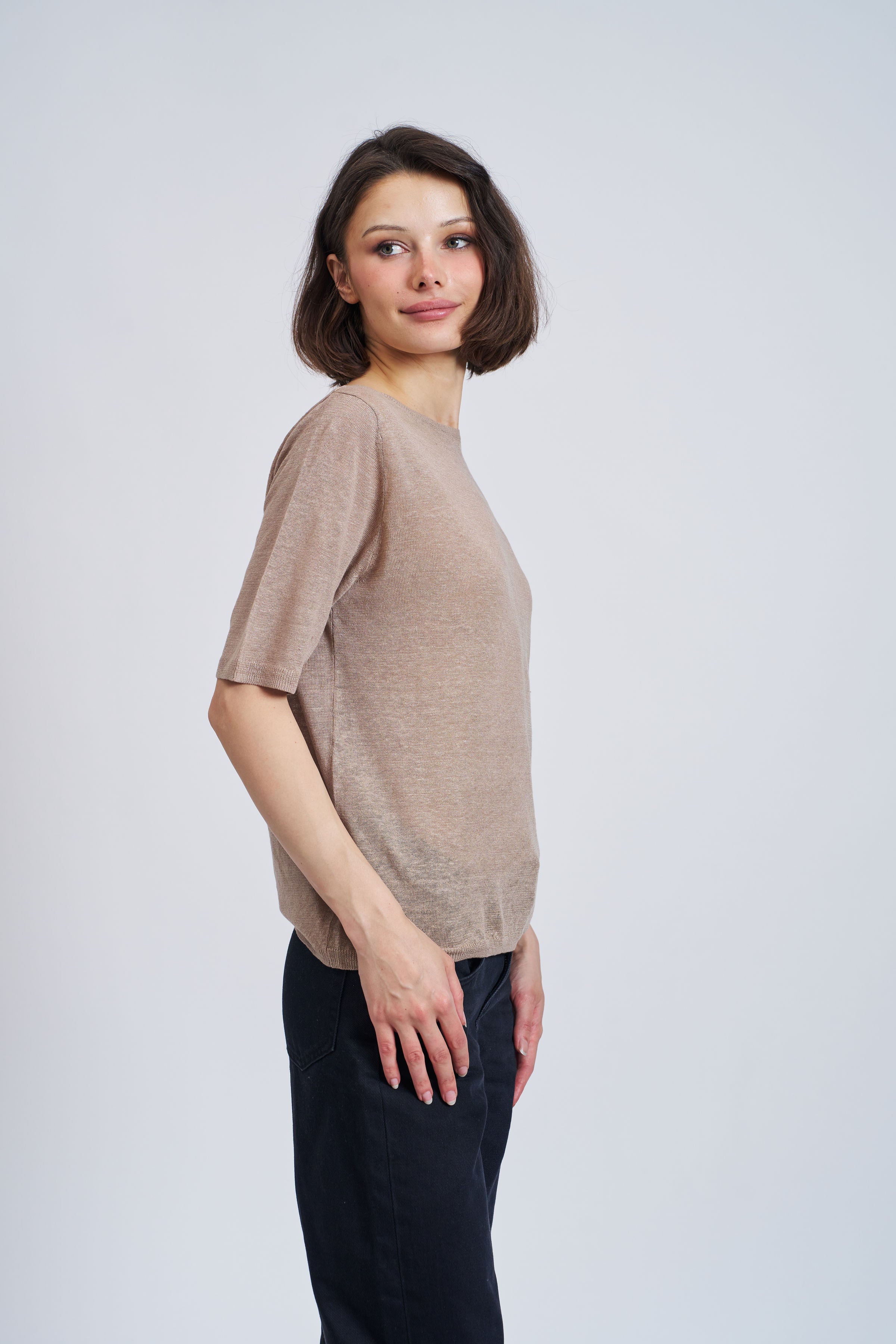 Linen Elbow Sleeve Boat Neck Tee in Desert