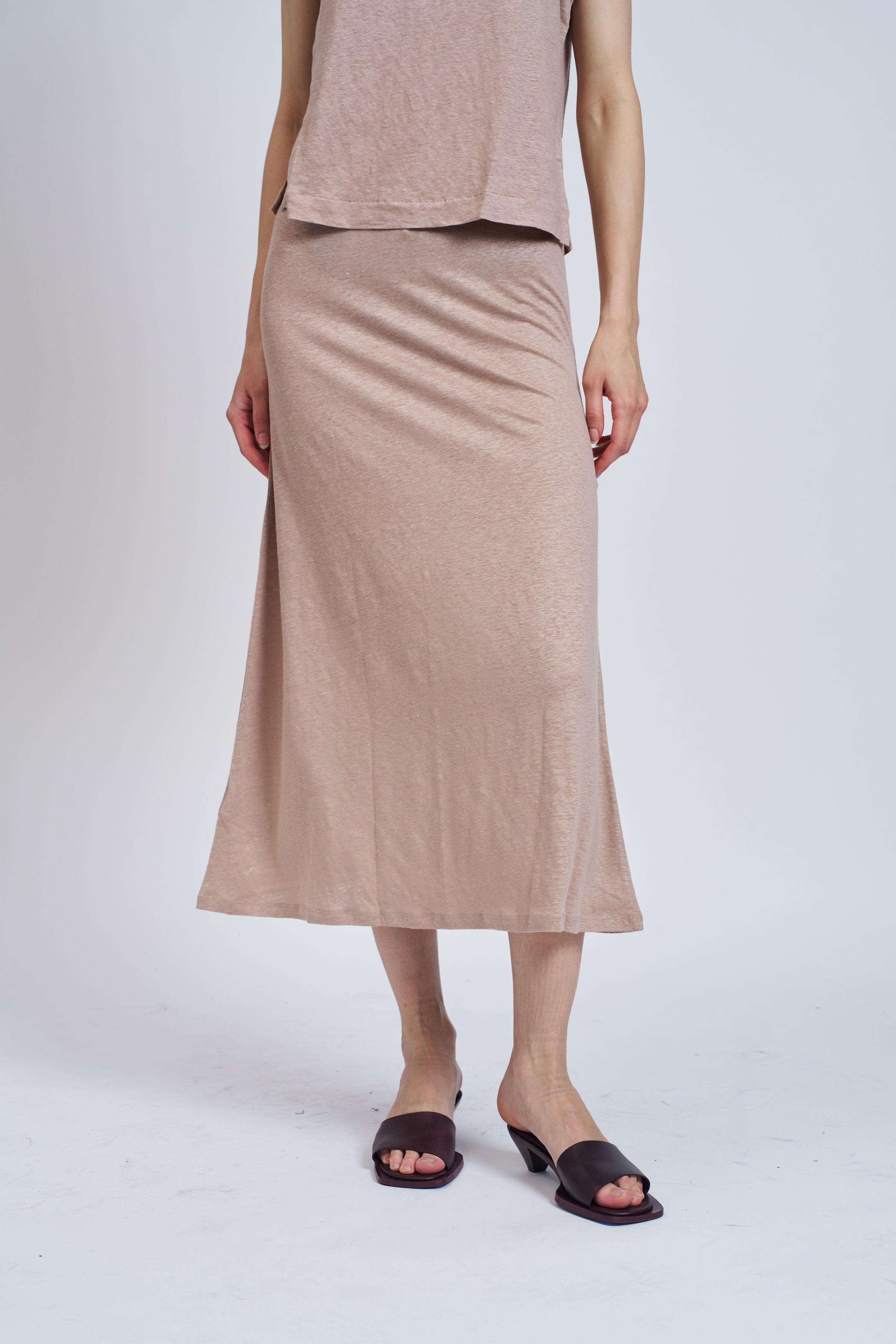 Stretch Linen Pull On Maxi Skirt in Desert