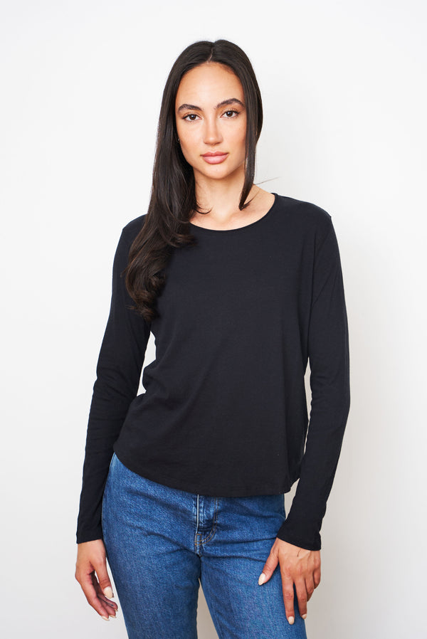 Majestic Cotton/Cashmere Relaxed Long Sleeve Crewneck in Noir/Blacl