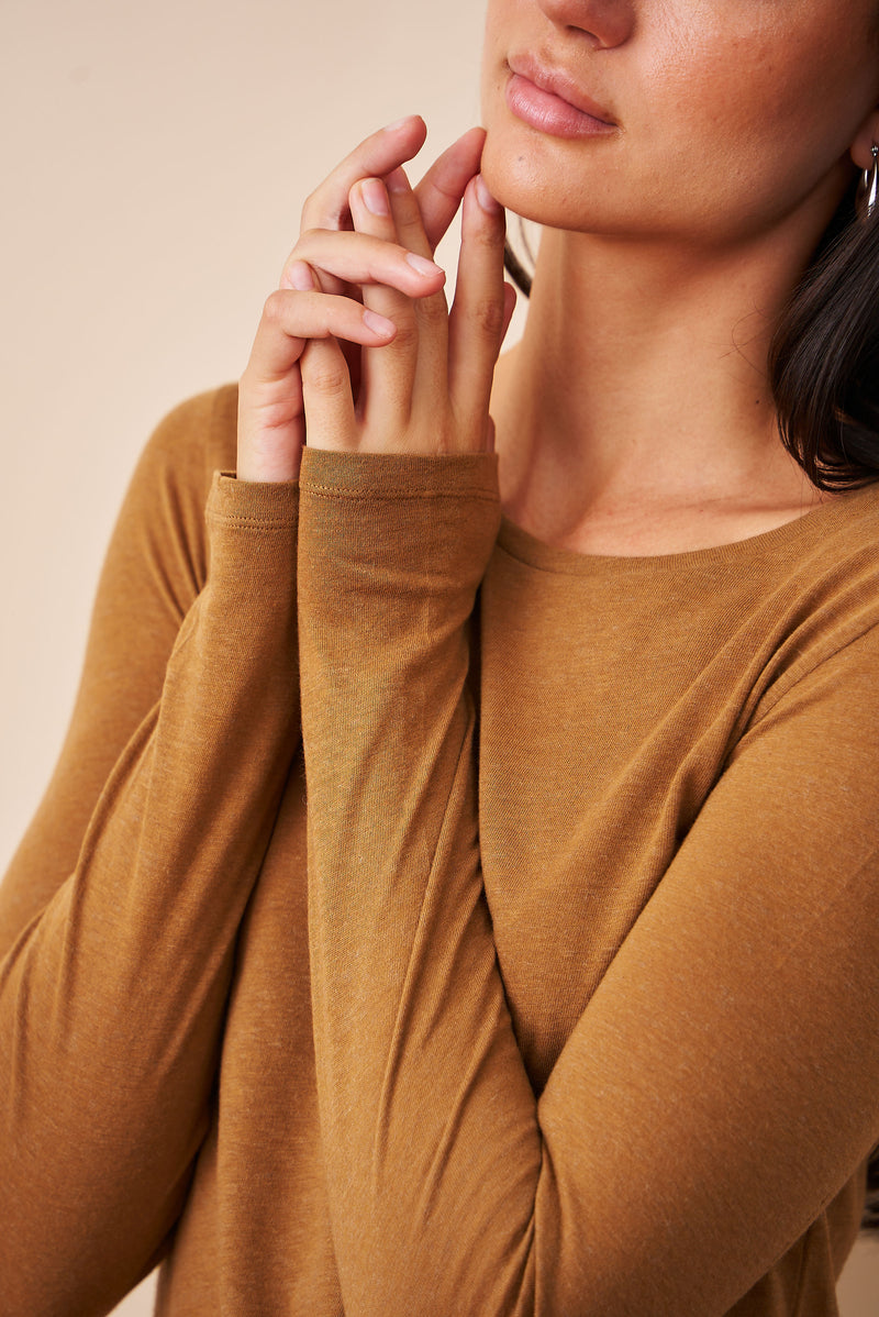 Majestic Cotton/Cashmere Long Sleeve Crewneck in Camel