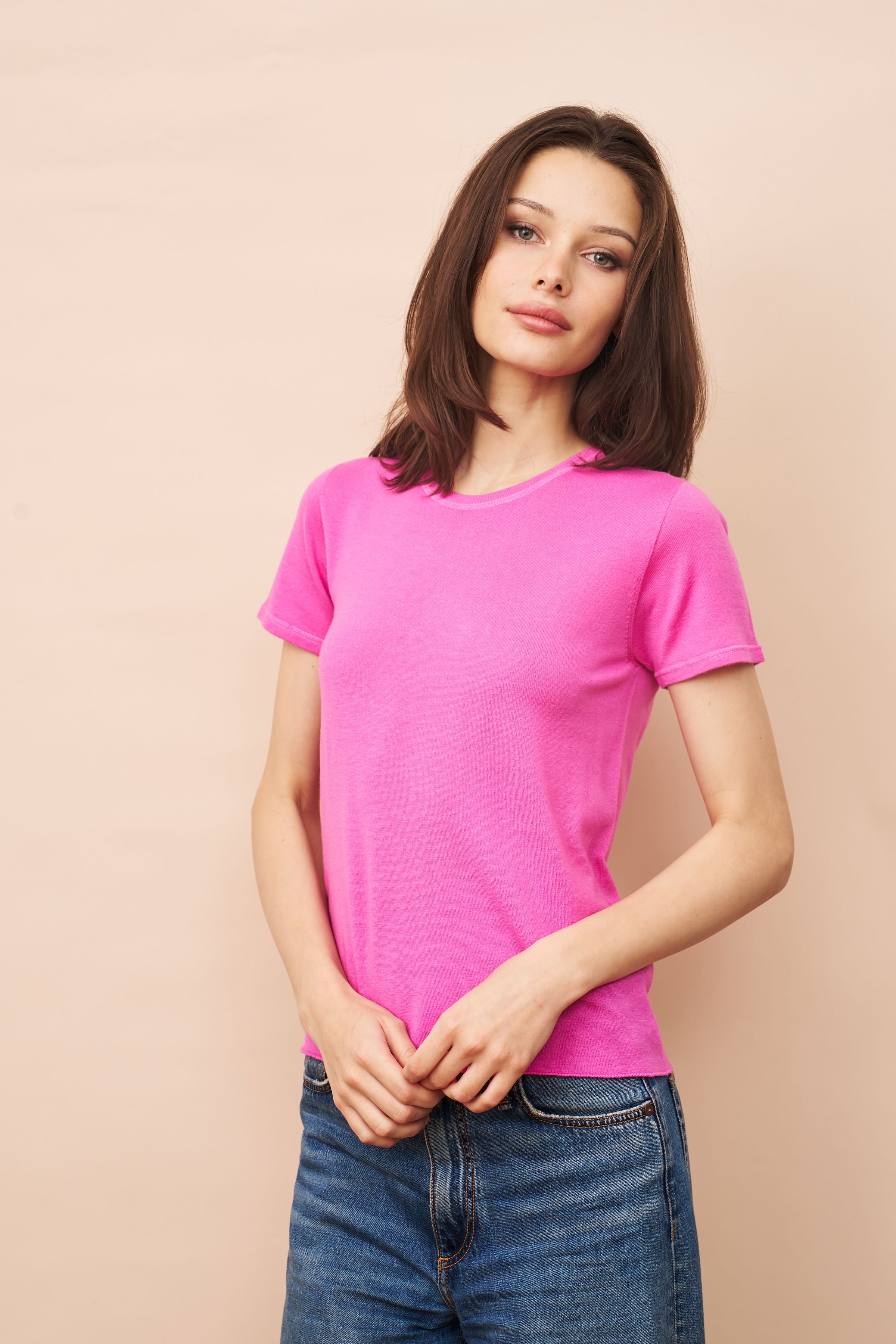100% Machine Washable Cashmere Short Sleeve Crewneck in Fuschia