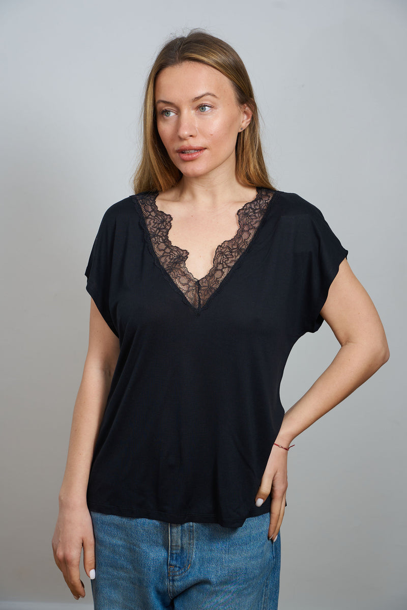 Silk Hand-Dyed Lace Trim V-Neck Tee/Black in Noir