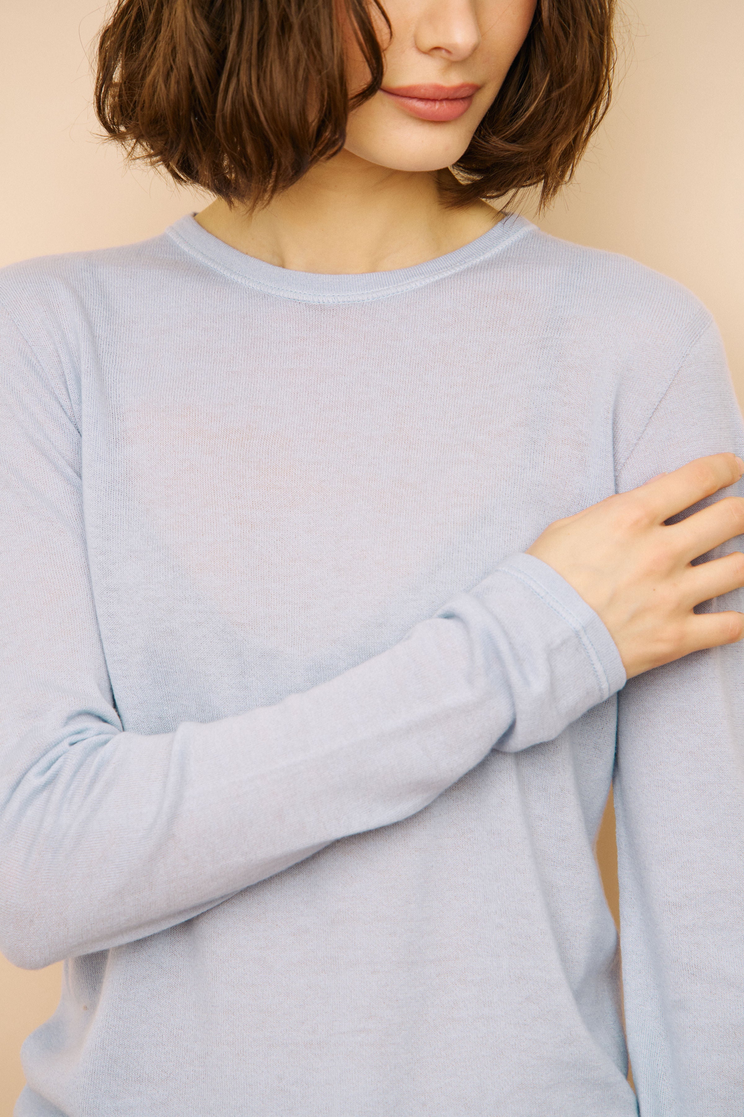100% Machine Washable Cashmere Long Sleeve Crewneck in Ocean
