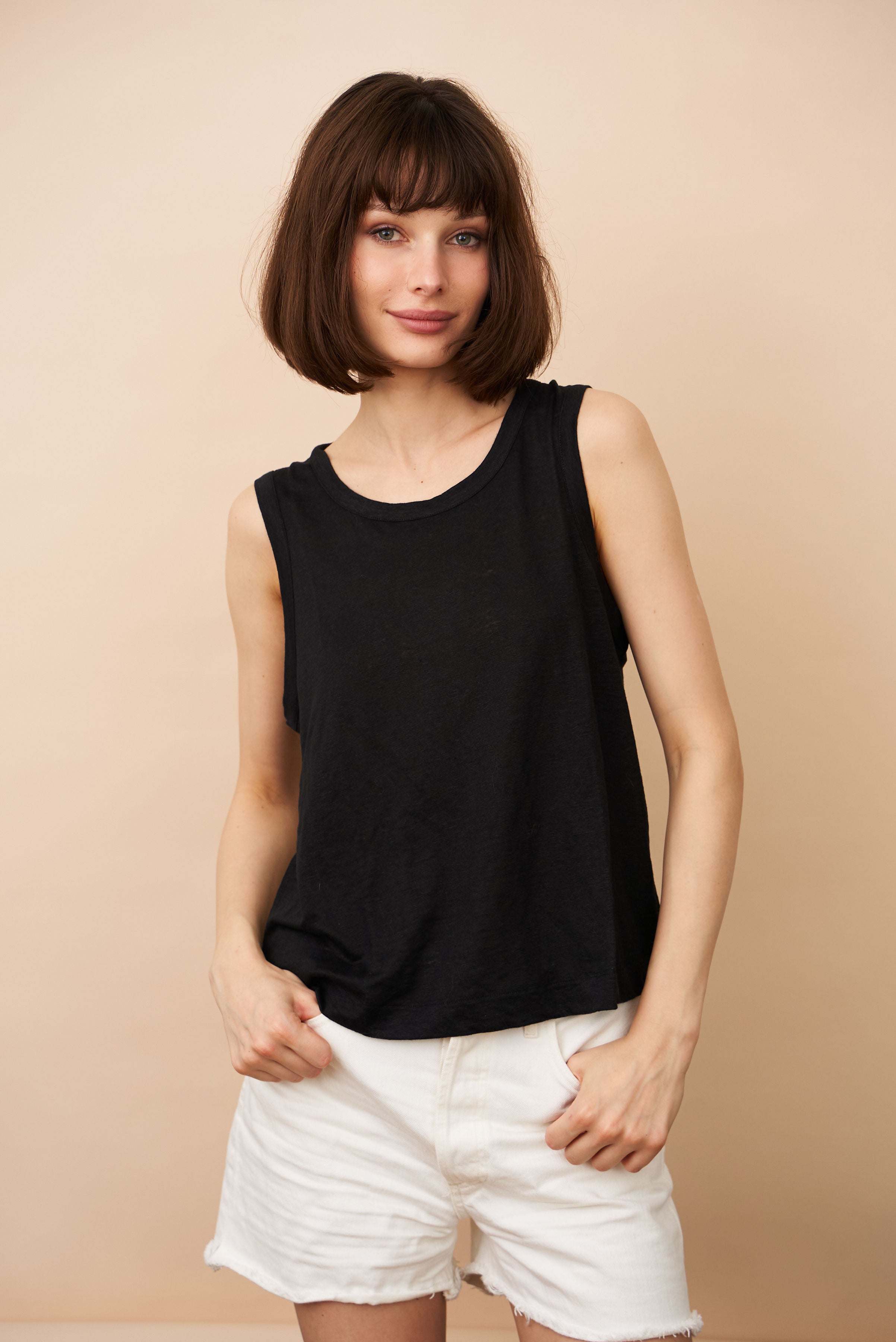 Stretch Linen Crewneck Tank in Noir