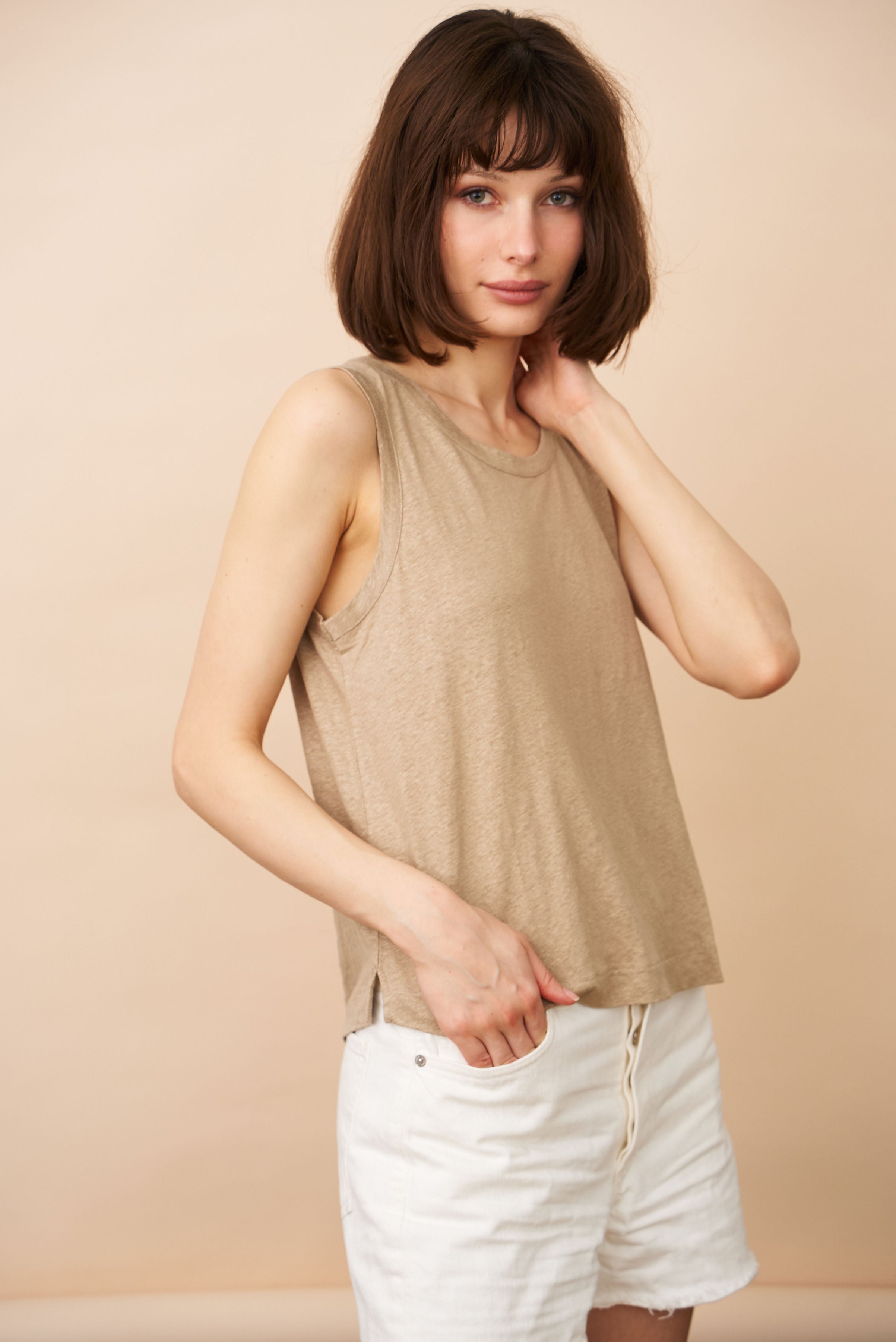 Stretch Linen Crewneck Tank in Sable