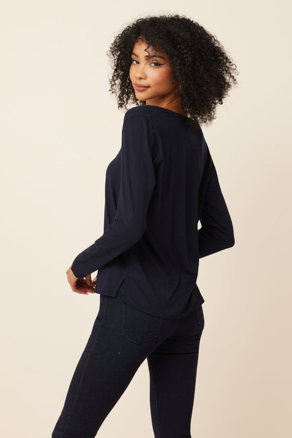 Soft Touch Semi Relaxed V-Neck w/ Side Slits in Marine/Navy