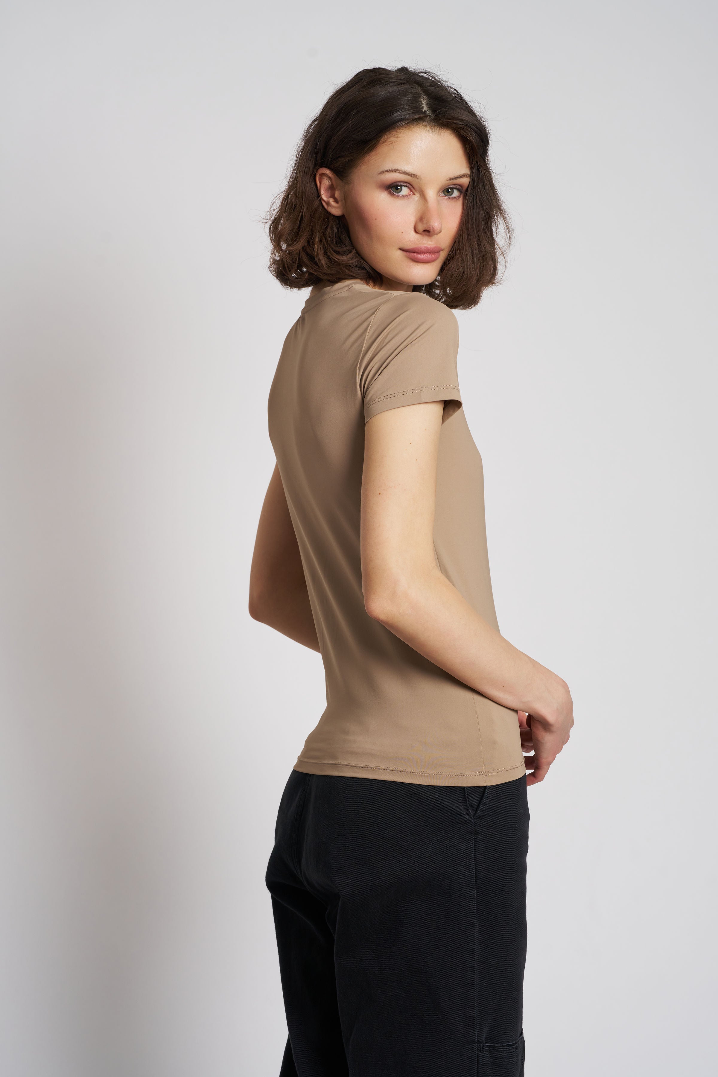 Jersey Stretch Short Sleeve Crewneck in Desert