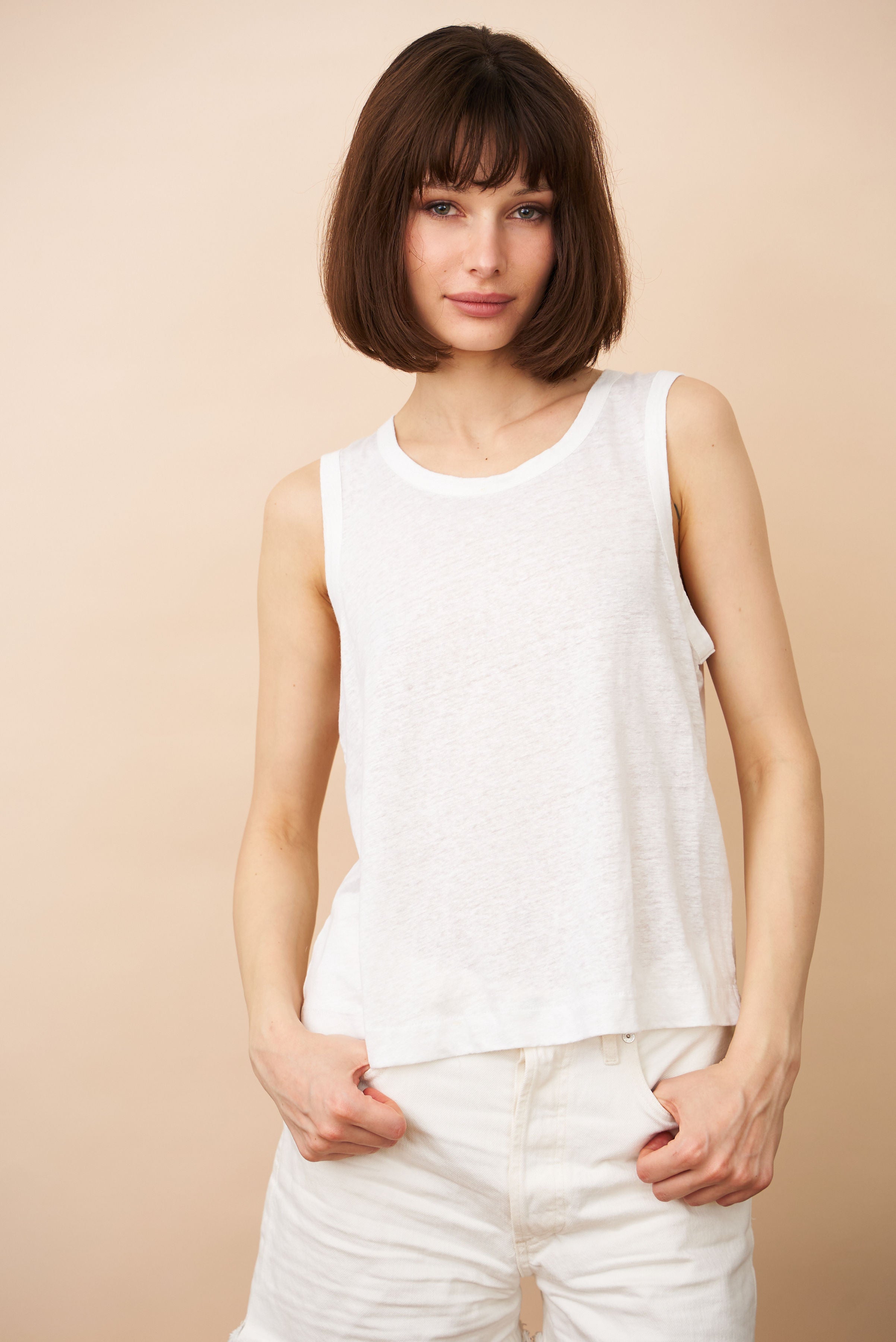Stretch Linen Crewneck Tank in Blanc
