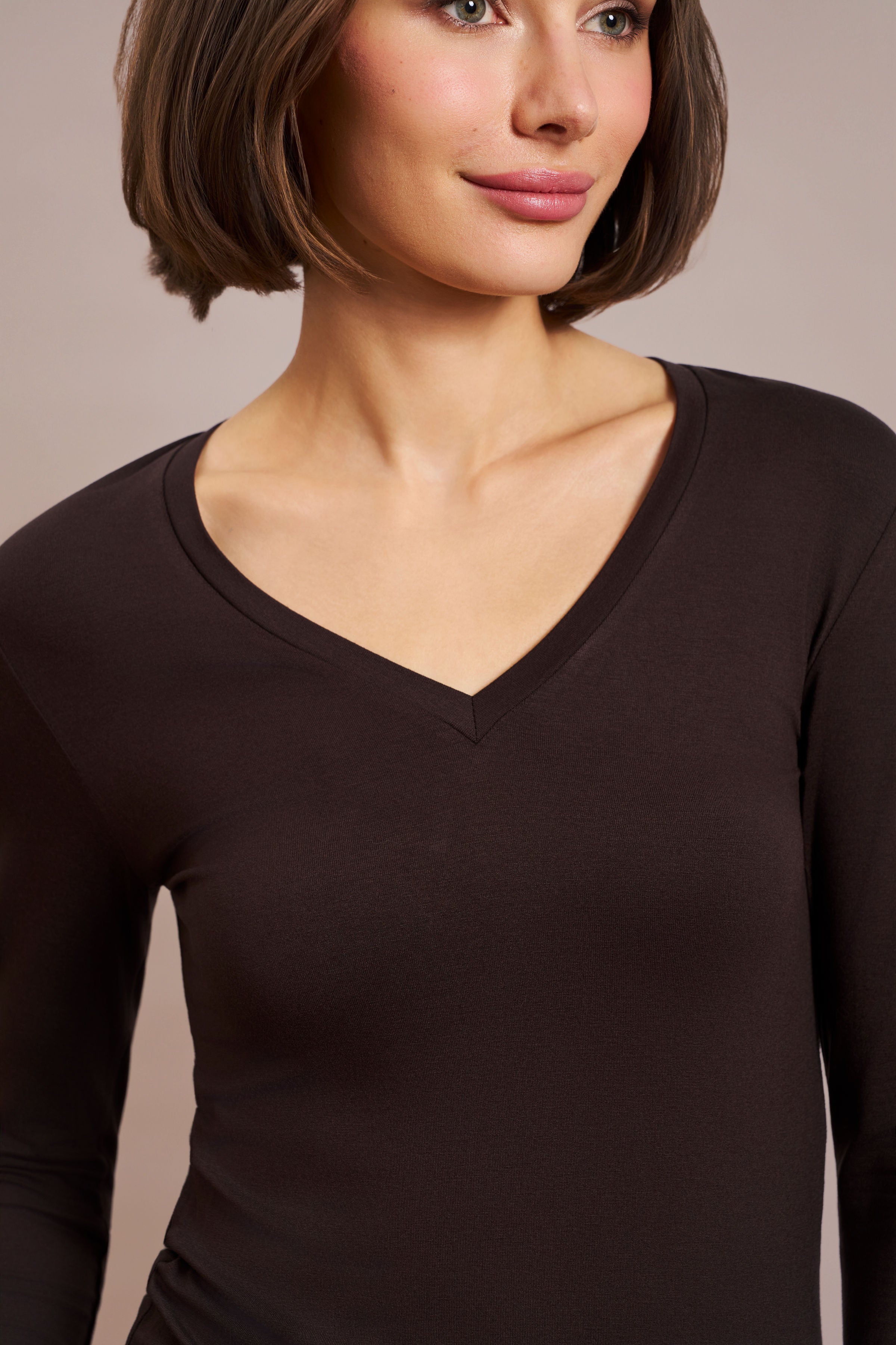 Majestic Long Sleeve Viscose V-Neck Tee in Chocolate Mousse