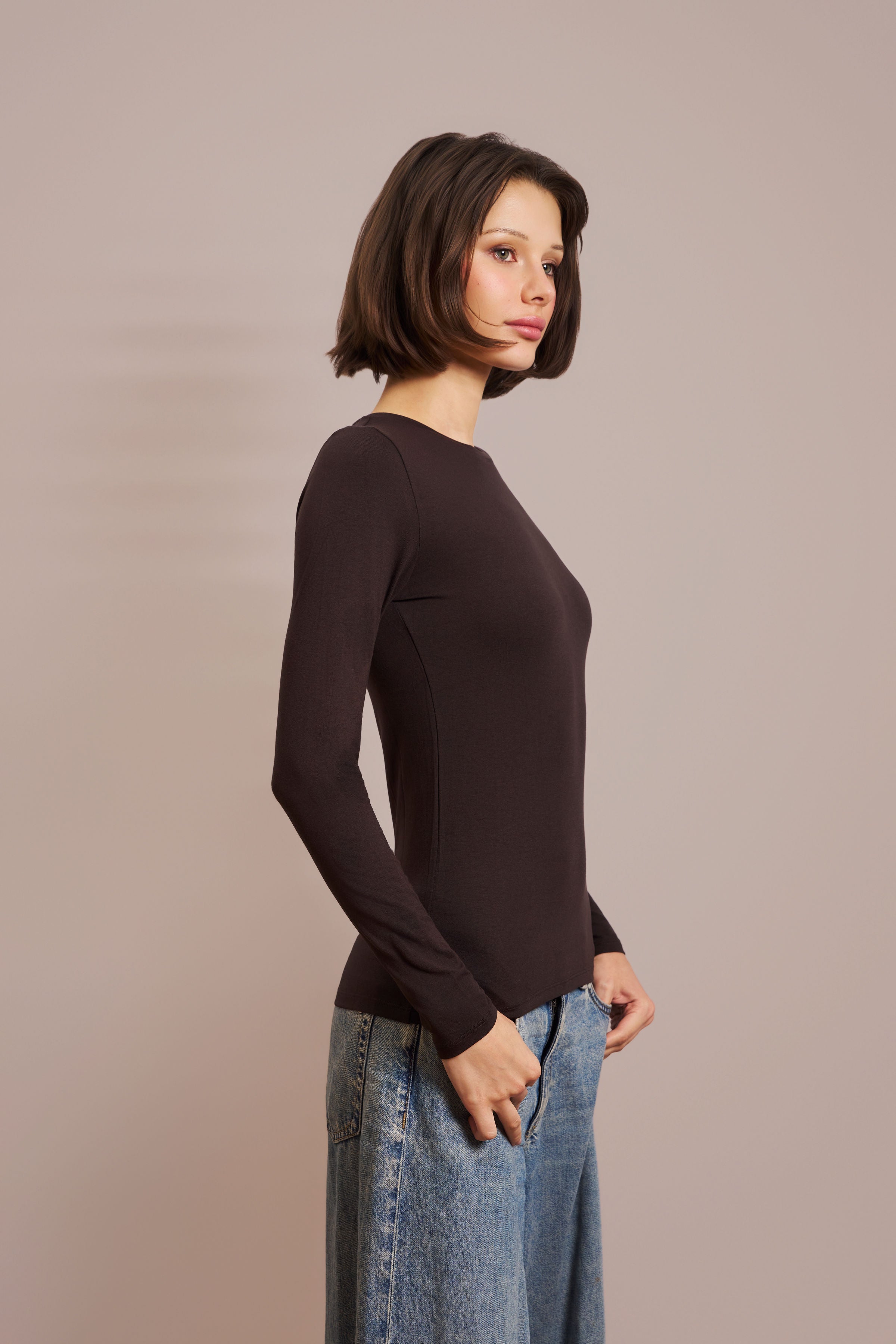 Majestic Long Sleeve Soft Touch Viscose Crewneck in Chocolate Mousse