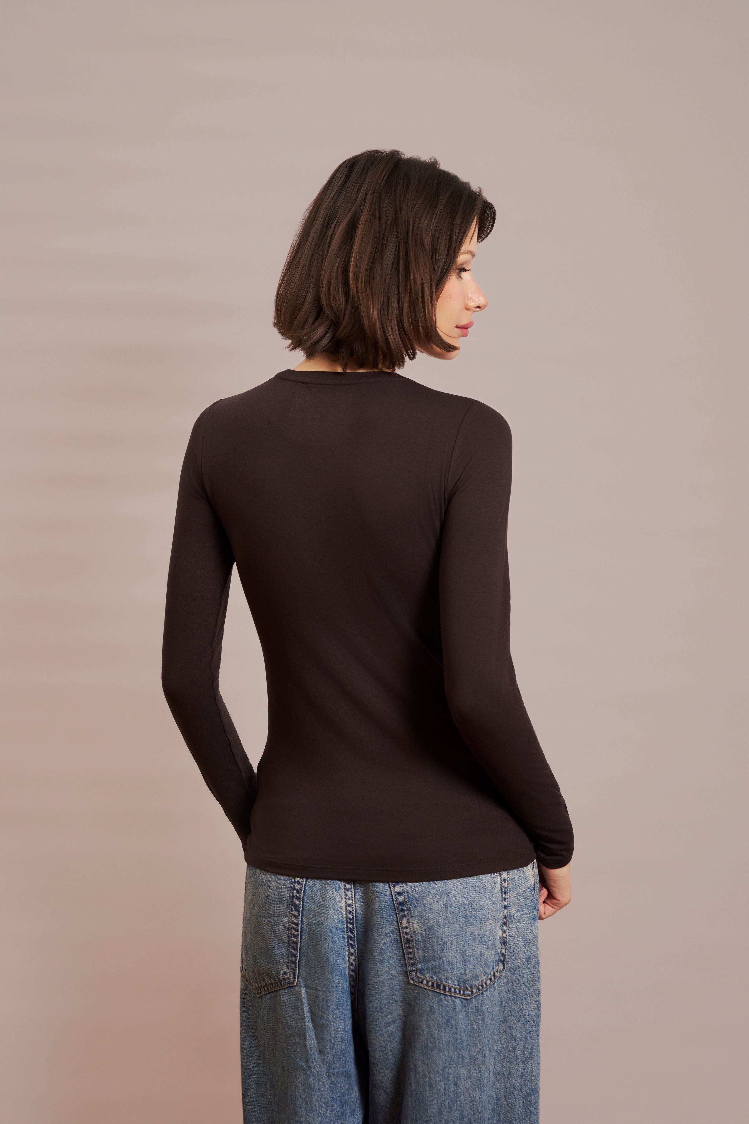 Majestic Long Sleeve Soft Touch Viscose Crewneck in Chocolate Mousse