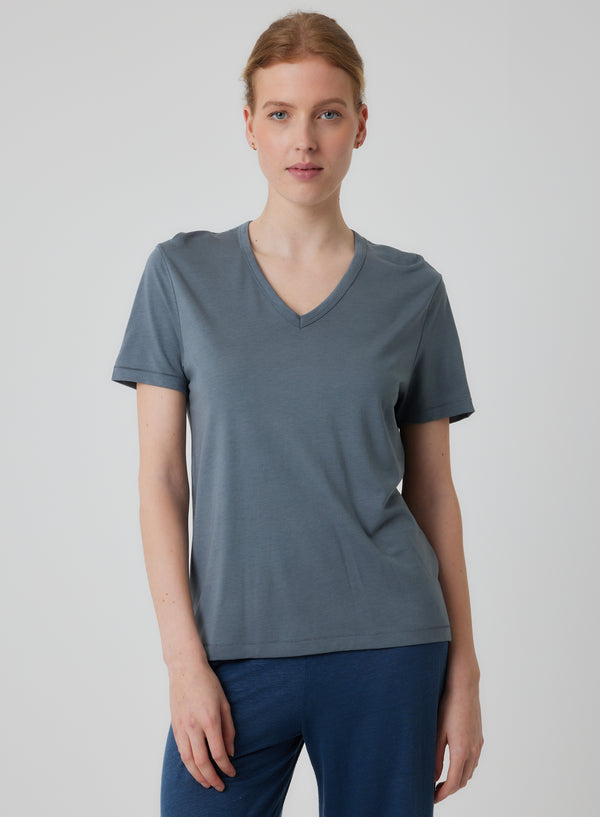 Majestic Lyocell Cotton Semi Relaxed Short Sleeve V-Neck in Gris Bleu