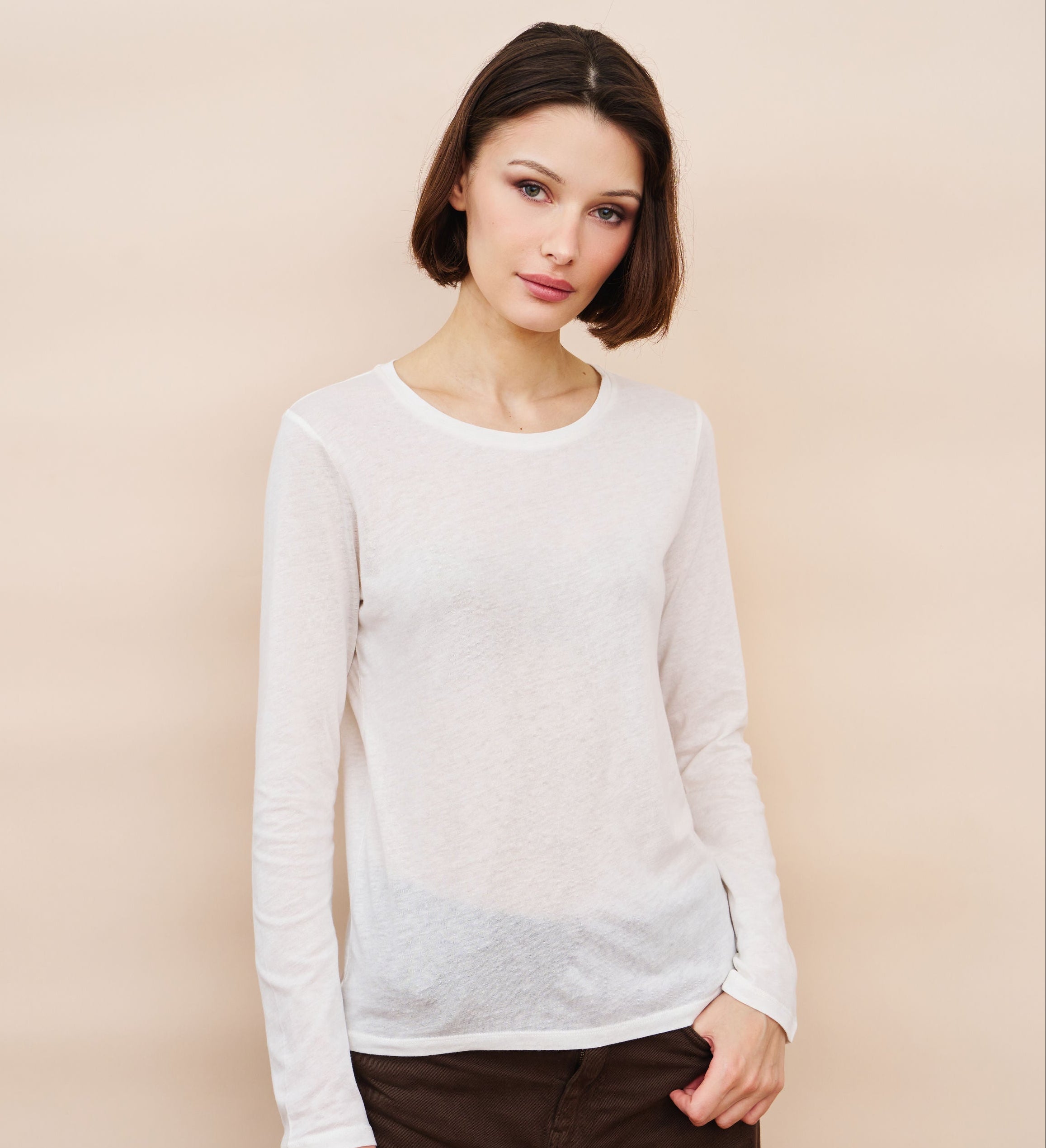 Majestic Long Sleeve Cotton/Cashmere Crewneck Tee in Blanc Lait