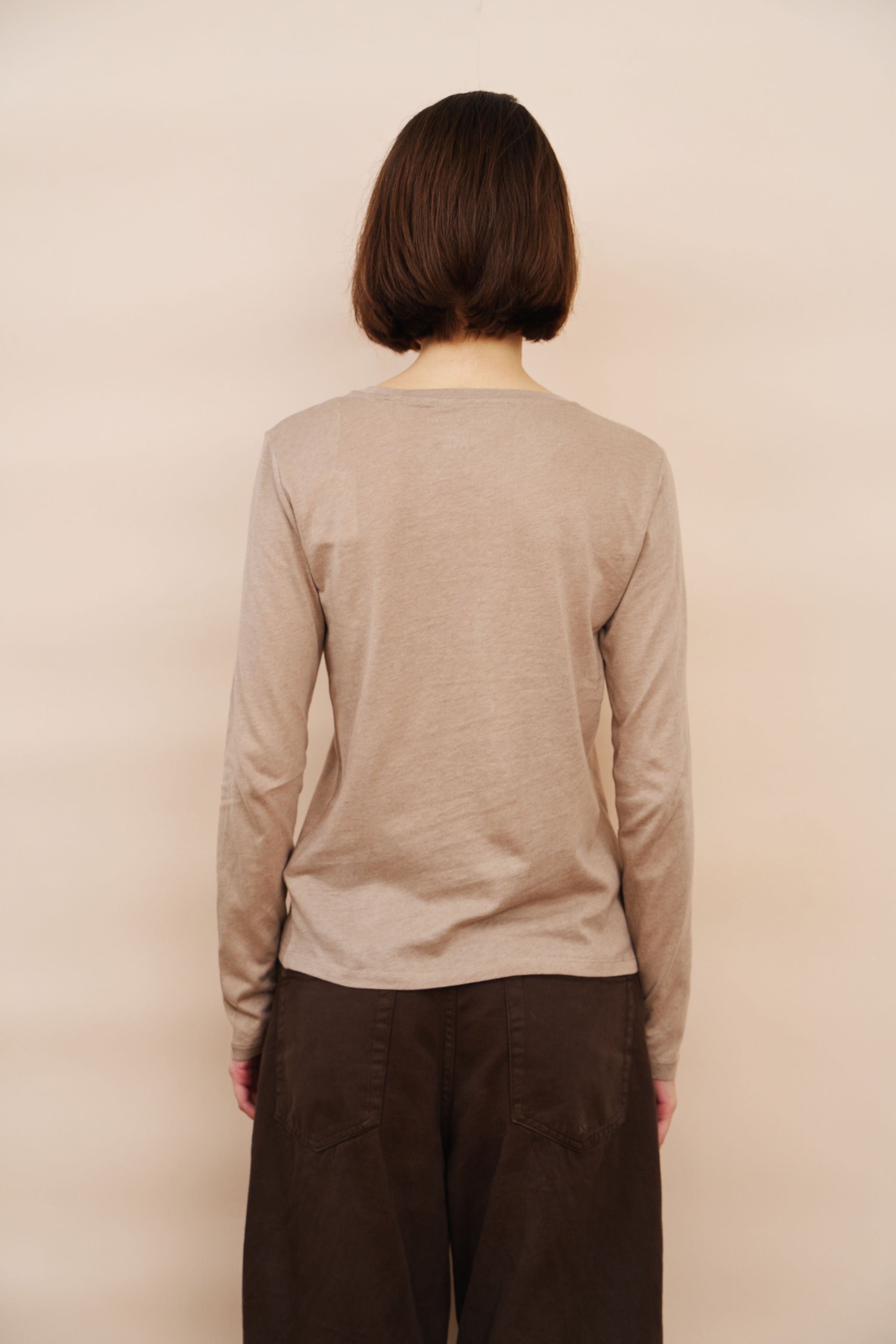 Majestic Long Sleeve Cotton/Cashmere Crewneck Tee in Desert
