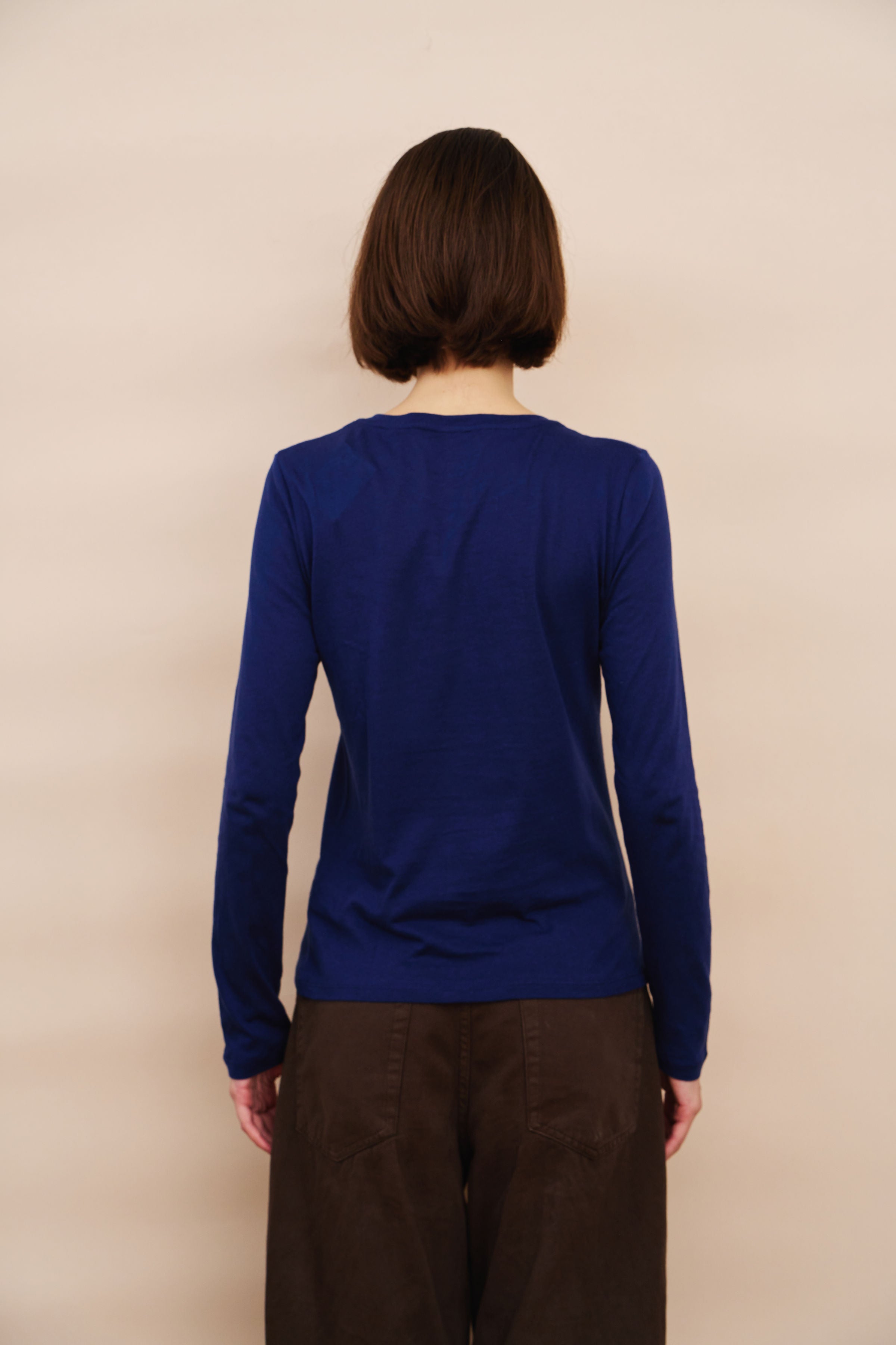 Majestic Long Sleeve Cotton/Cashmere Crewneck Tee in Bleu Saphir