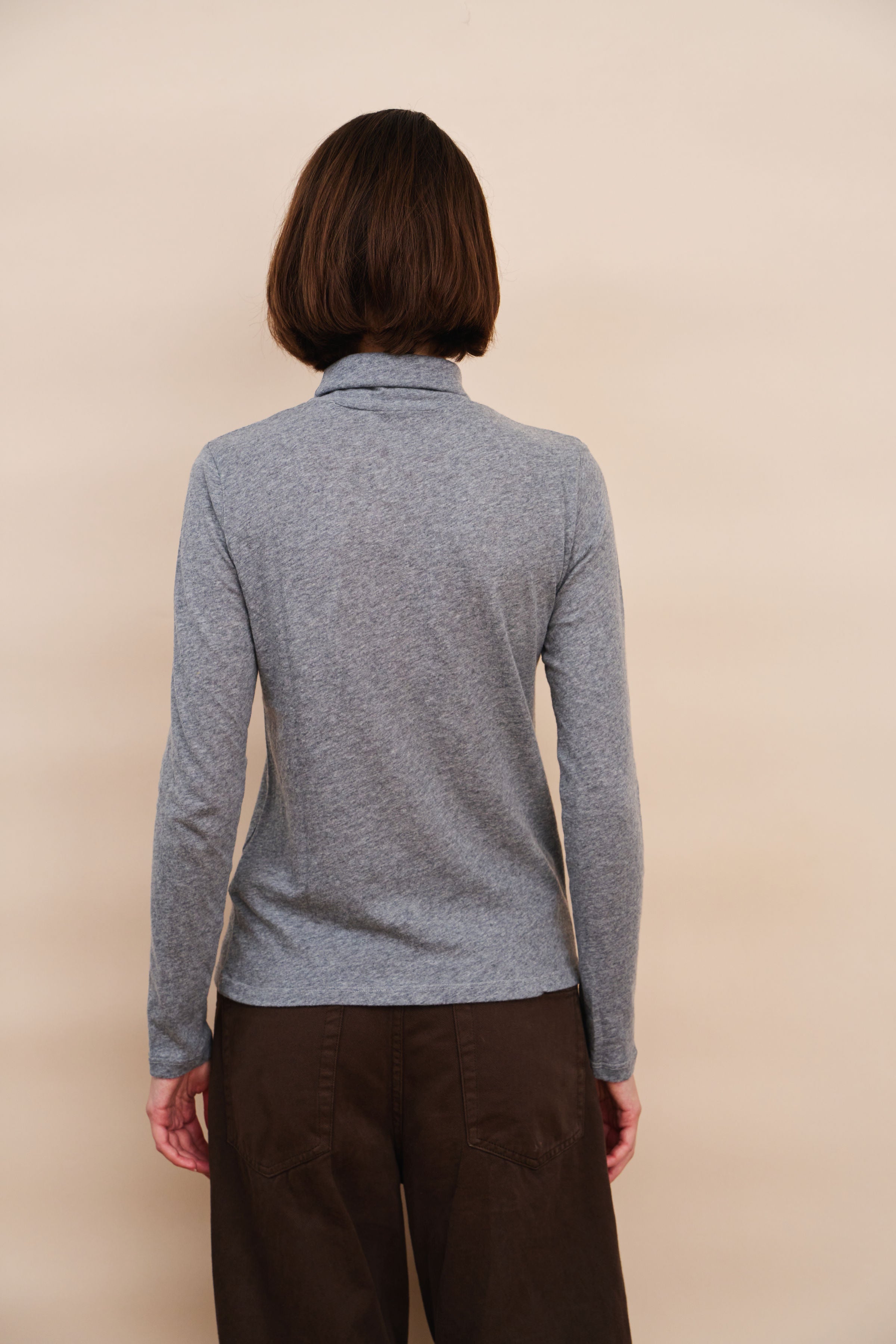 Majestic Long Sleeve Cotton/Cashmere Turtleneck in Gris Chine