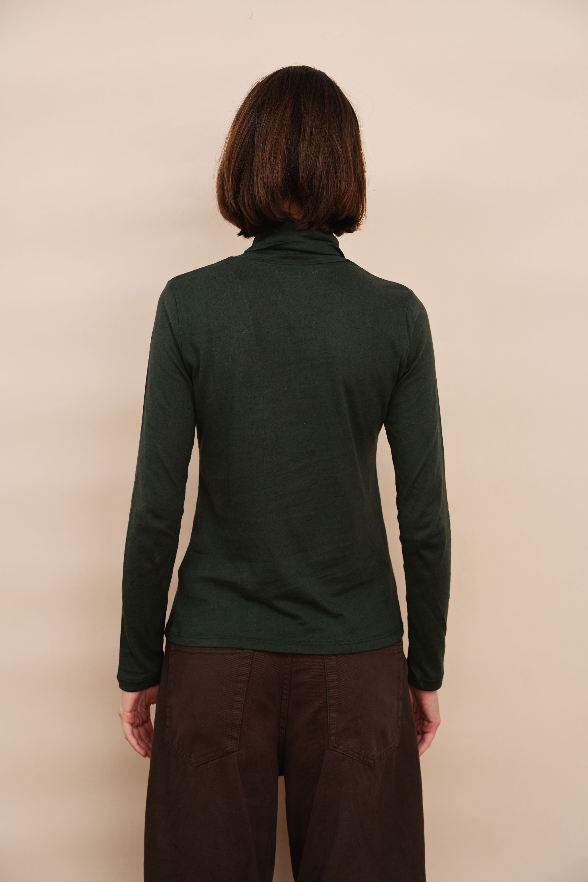 Majestic Long Sleeve Cotton/Cashmere Turtleneck in Forest