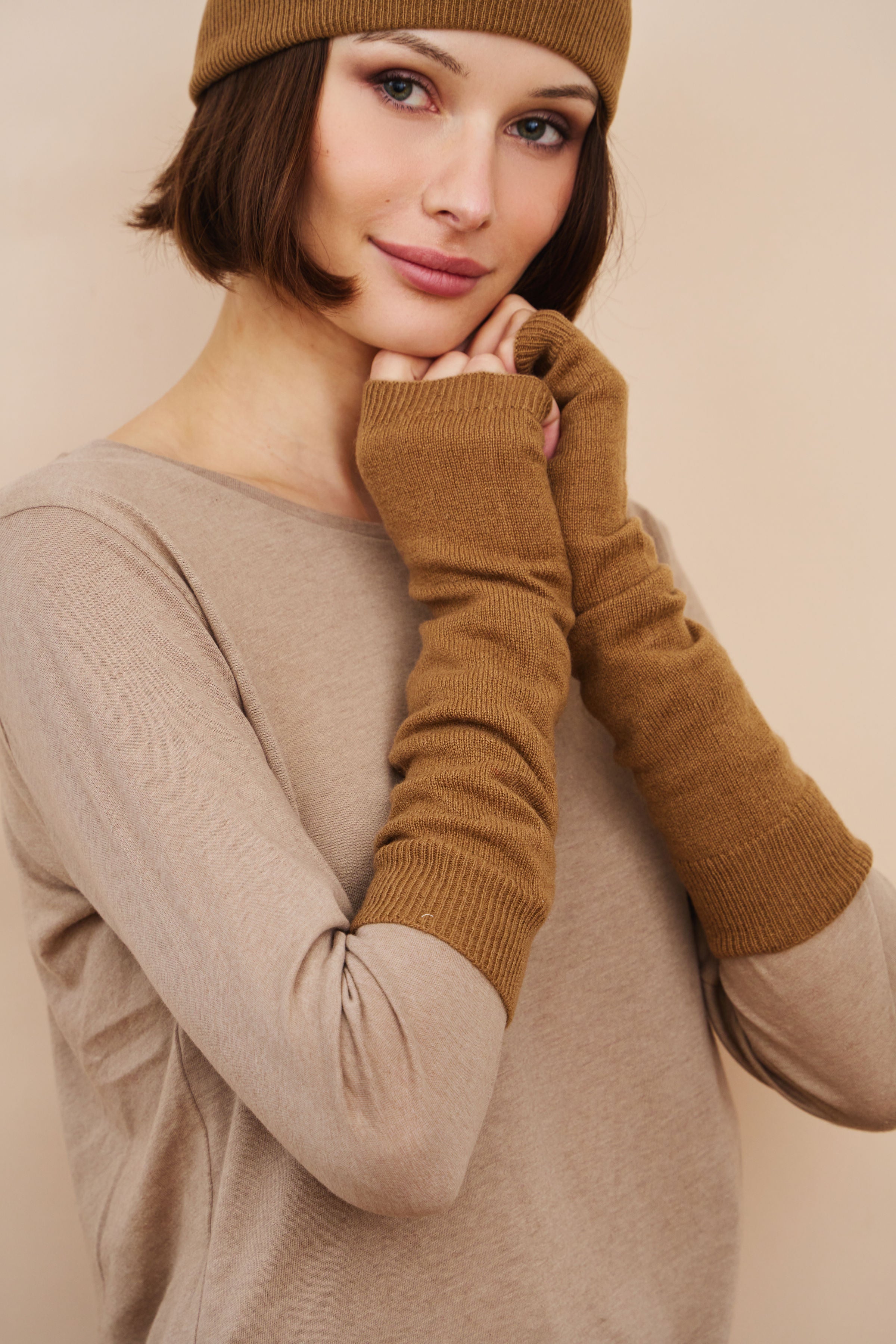 Cashmere Seamless Fingerless Gloves