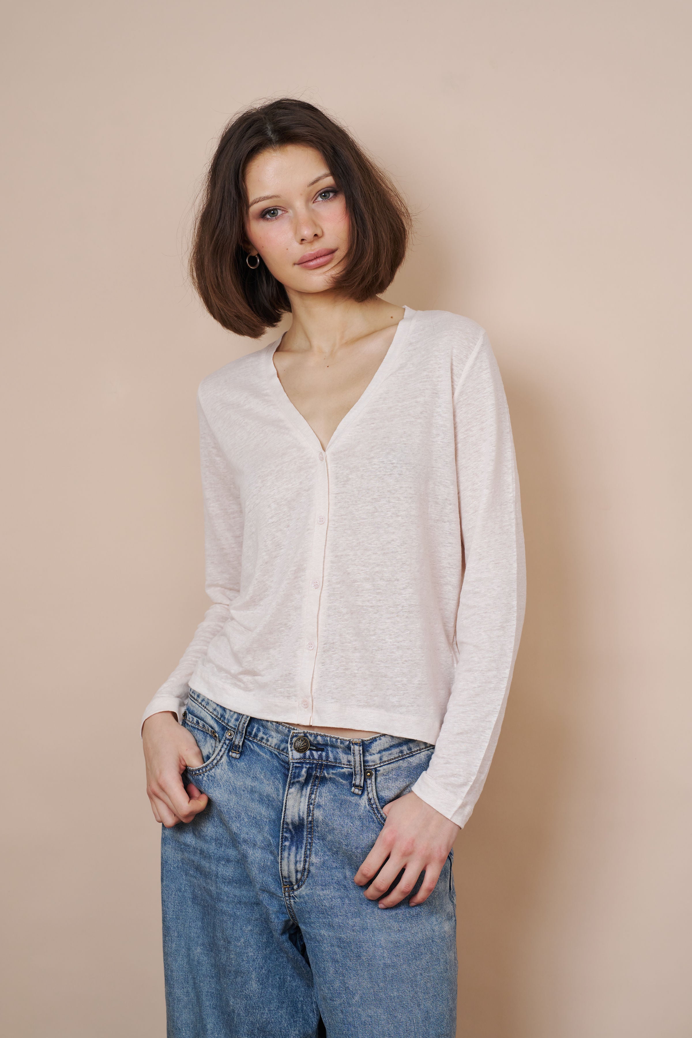 Stretch Linen V-Neck Cardigan in Cream