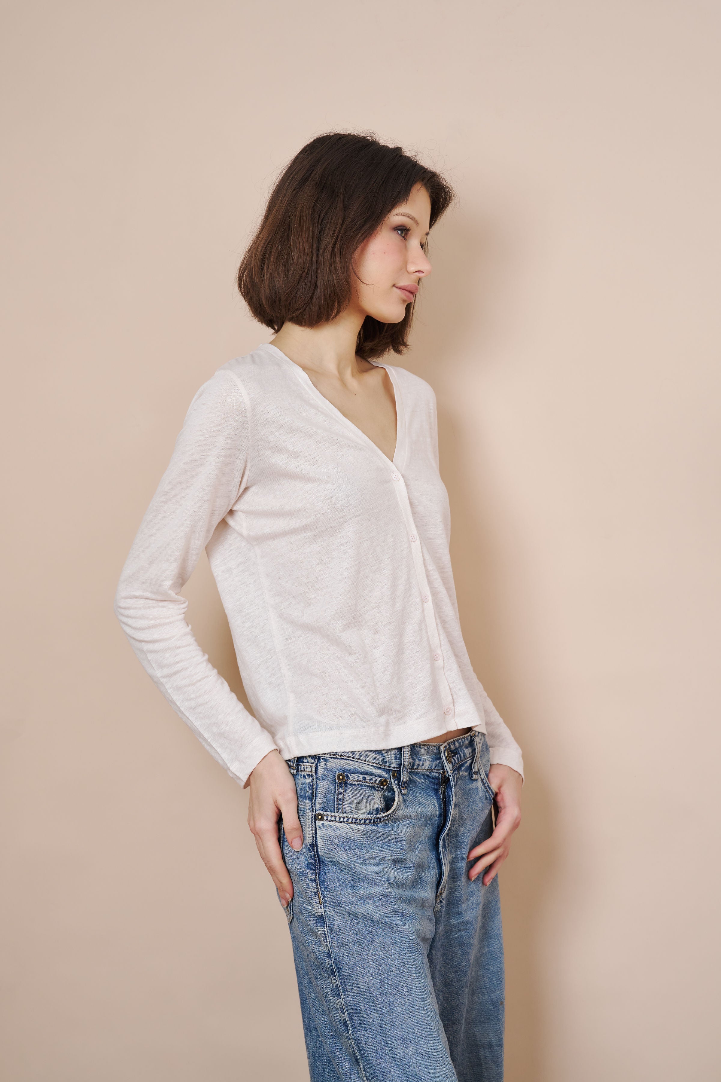 Stretch Linen V-Neck Cardigan in Cream