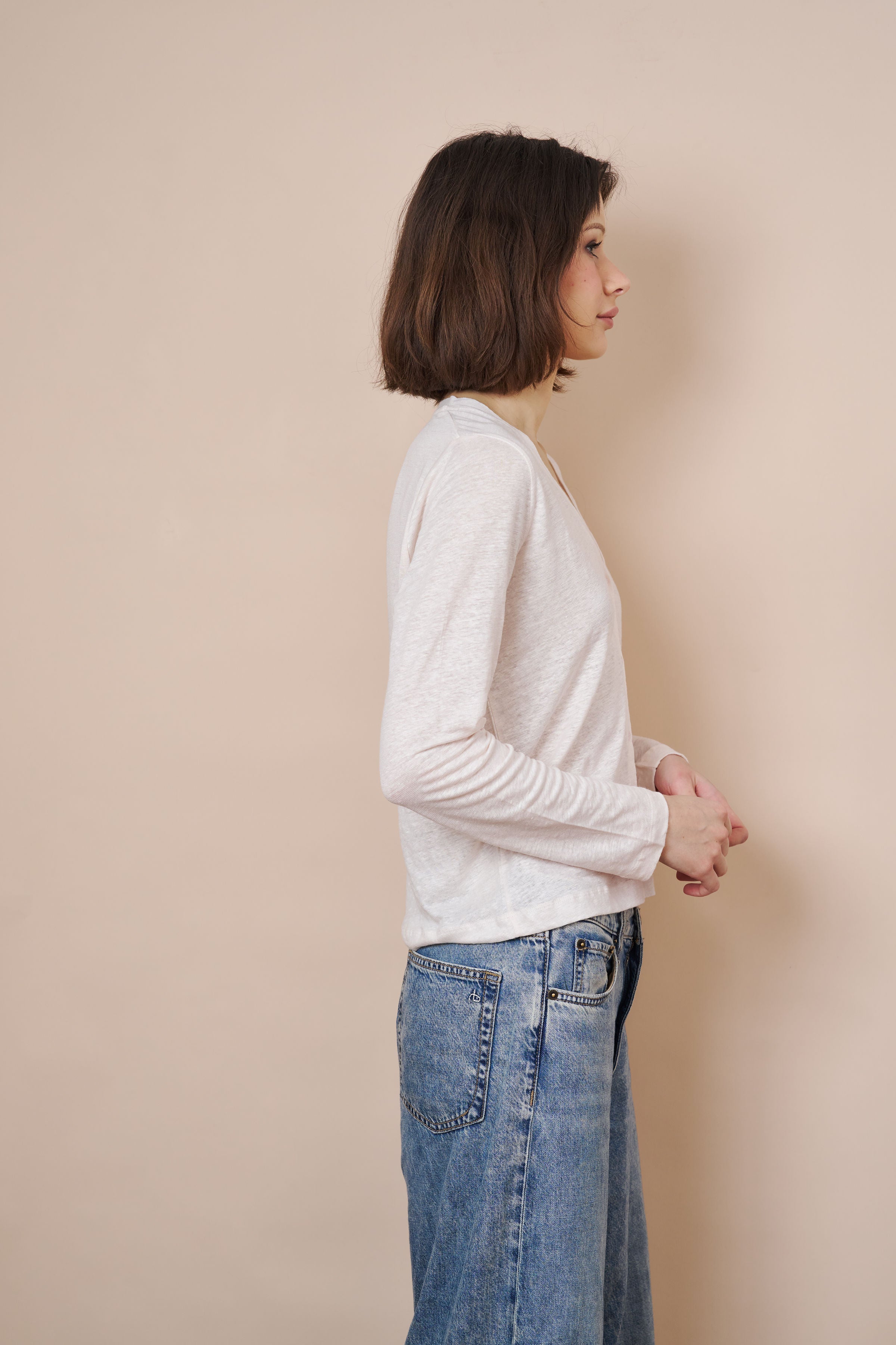 Stretch Linen V-Neck Cardigan in Cream