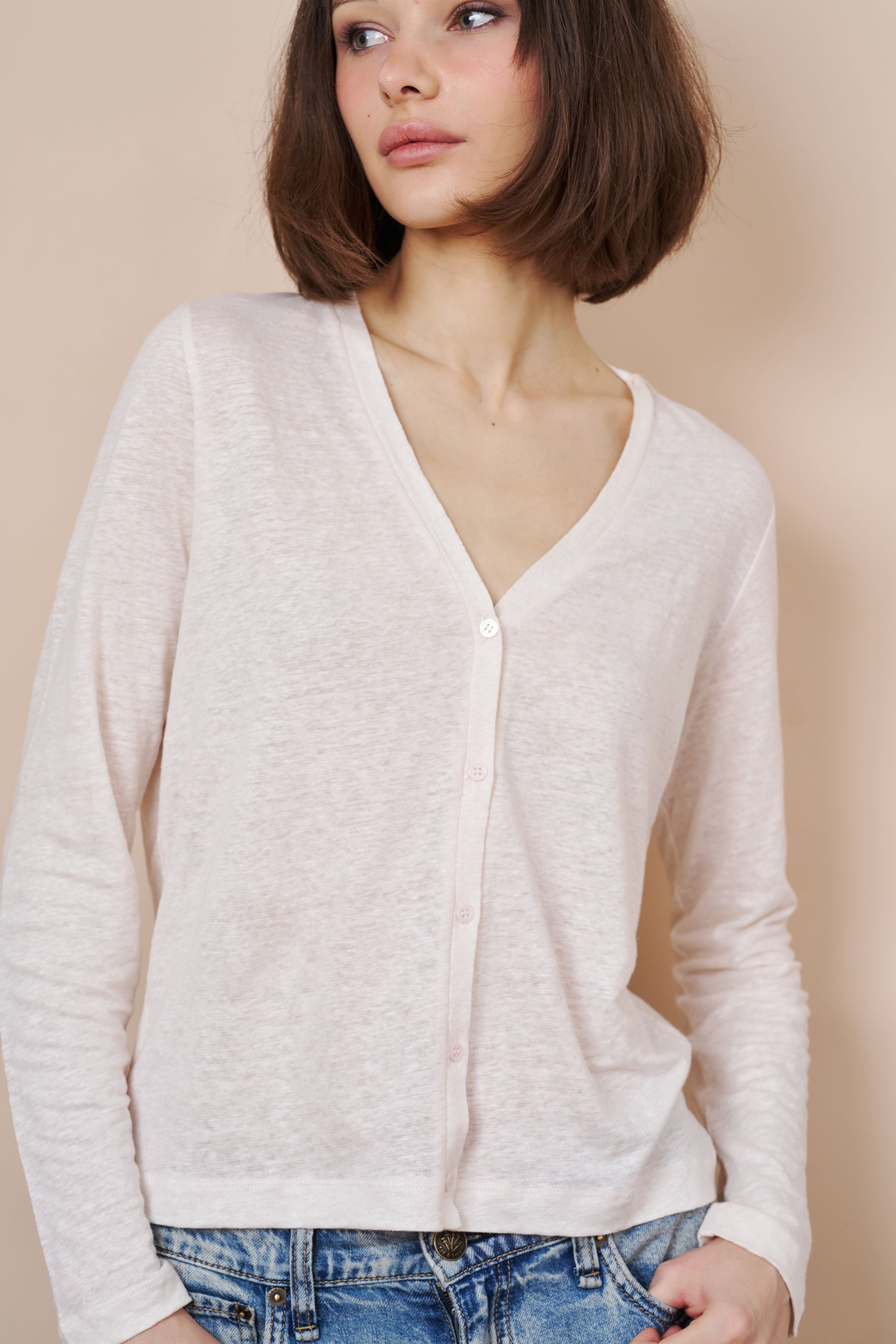 Stretch Linen V-Neck Cardigan in Cream