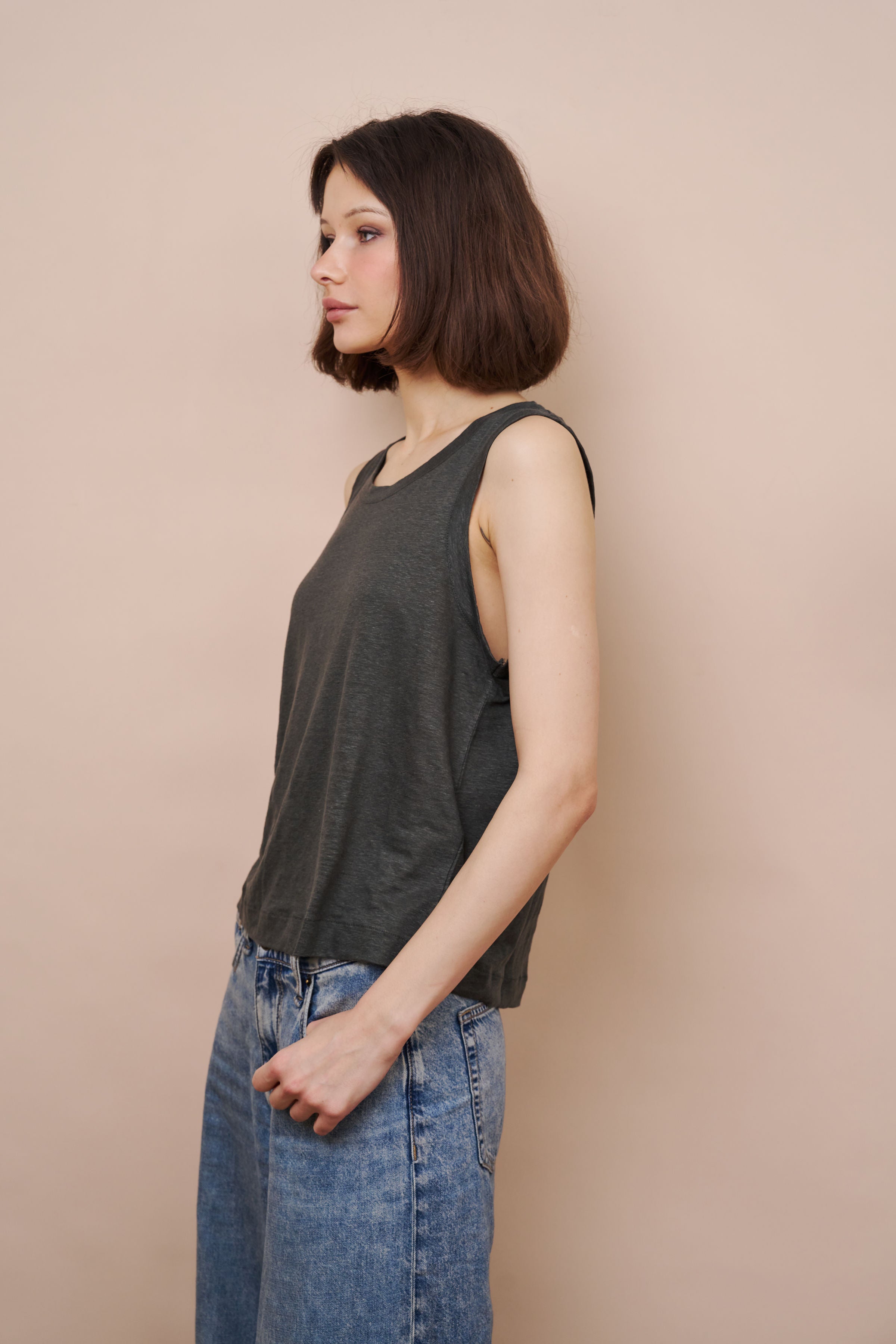 Stretch Linen Crewneck Tank in Elephant