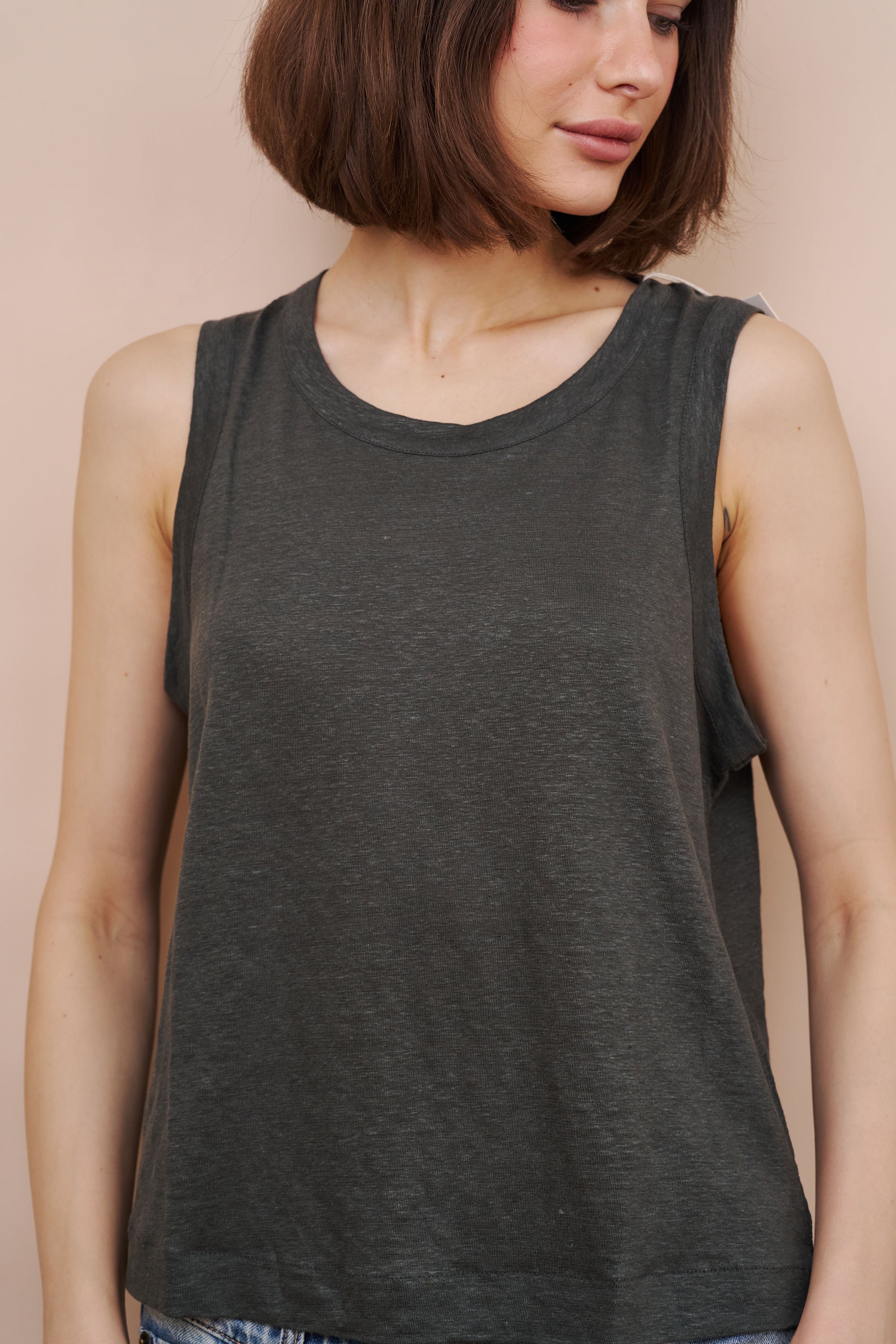 Stretch Linen Crewneck Tank in Elephant
