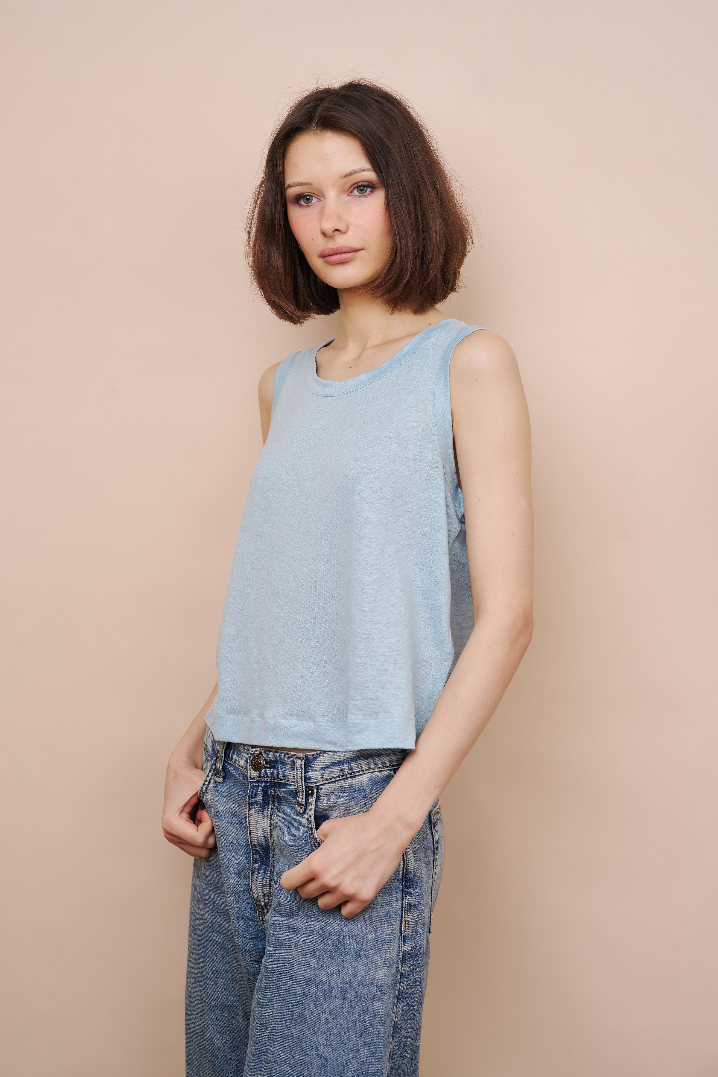 Stretch Linen Crewneck Tank in Bleu Calanques