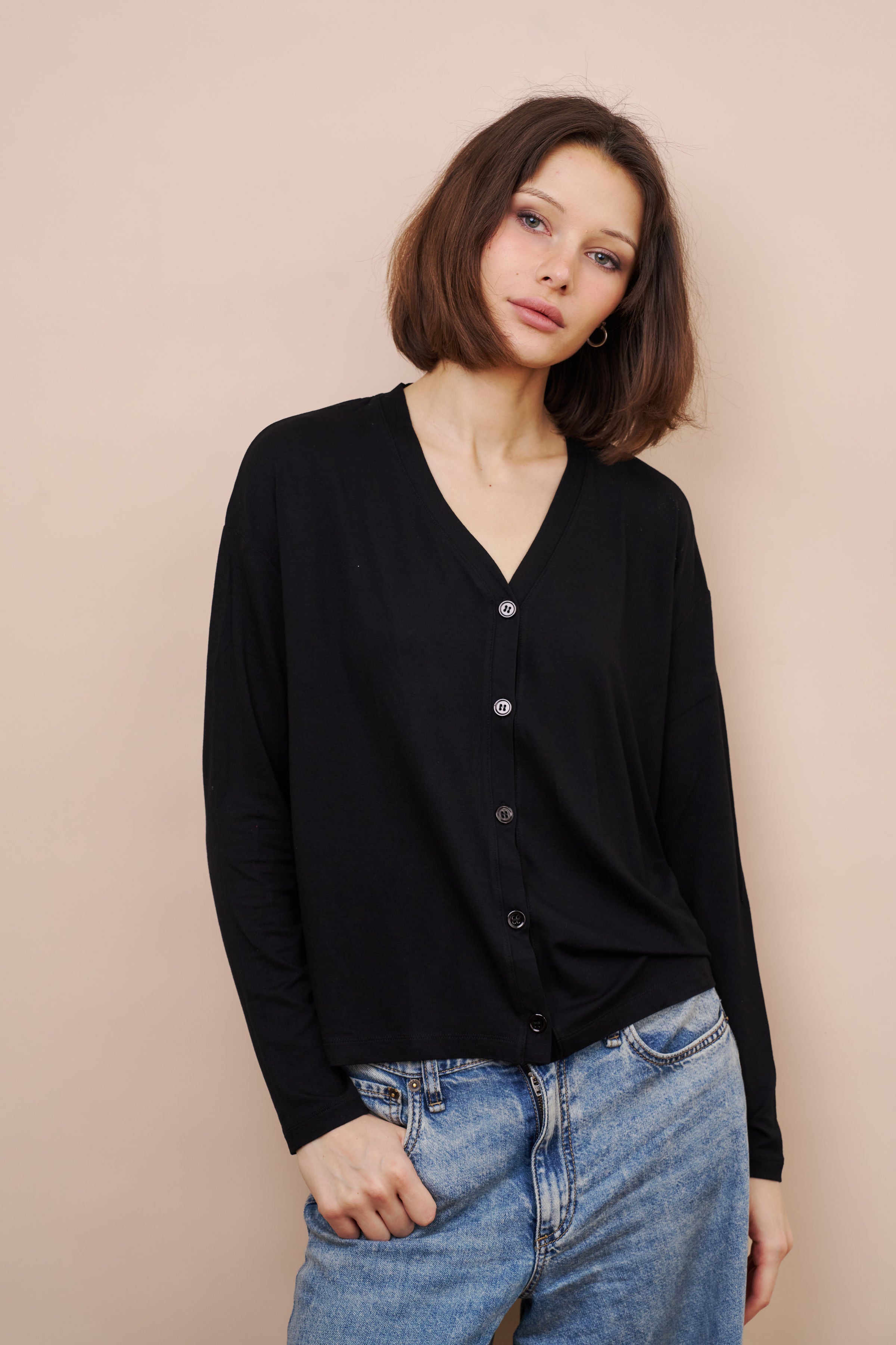 Majestic Soft Touch V-Neck Cardigan in Noir