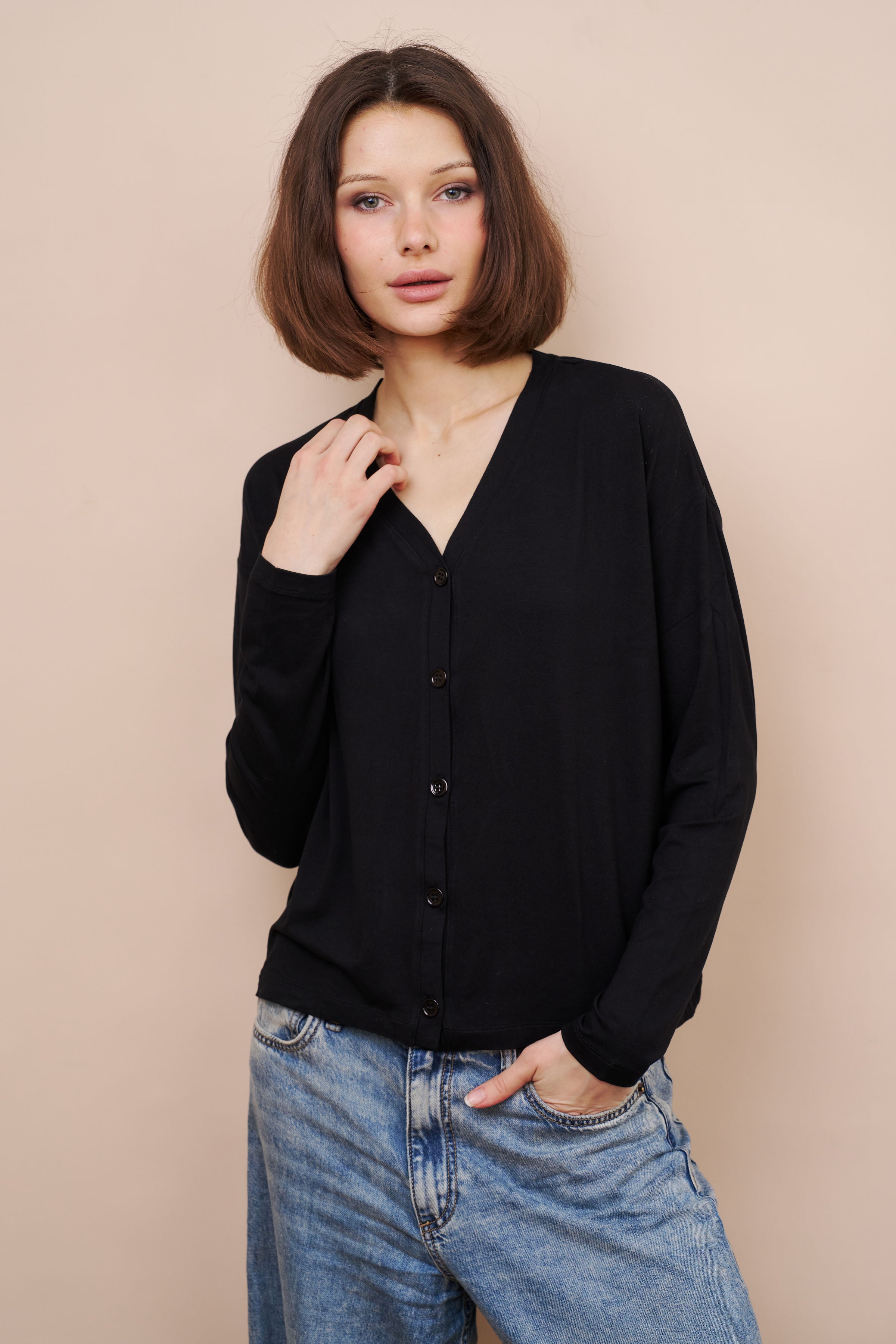 Majestic Soft Touch V-Neck Cardigan in Noir